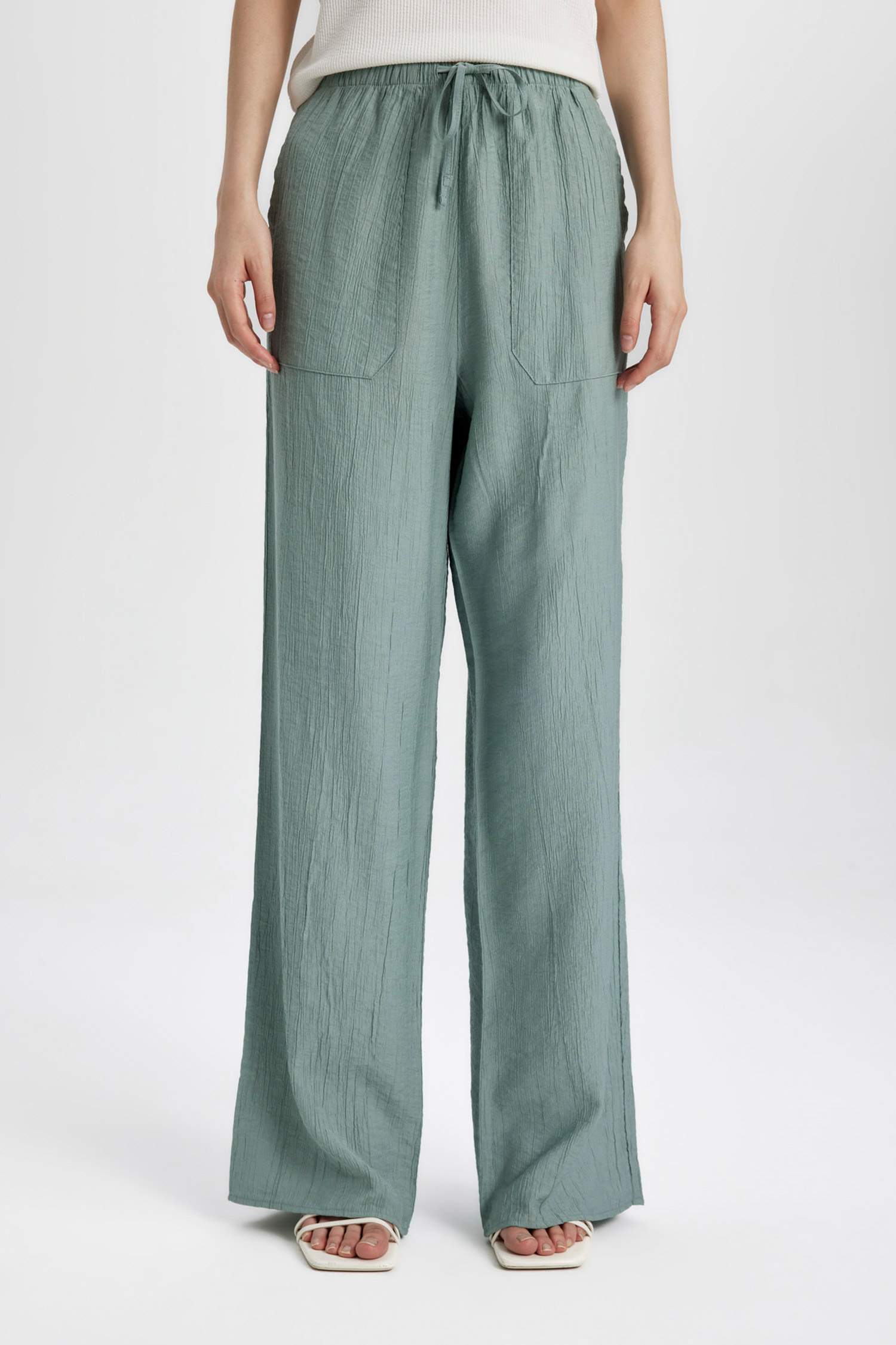 Straight Fit Wide Leg With Pockets Crinkle Fabric Trousers