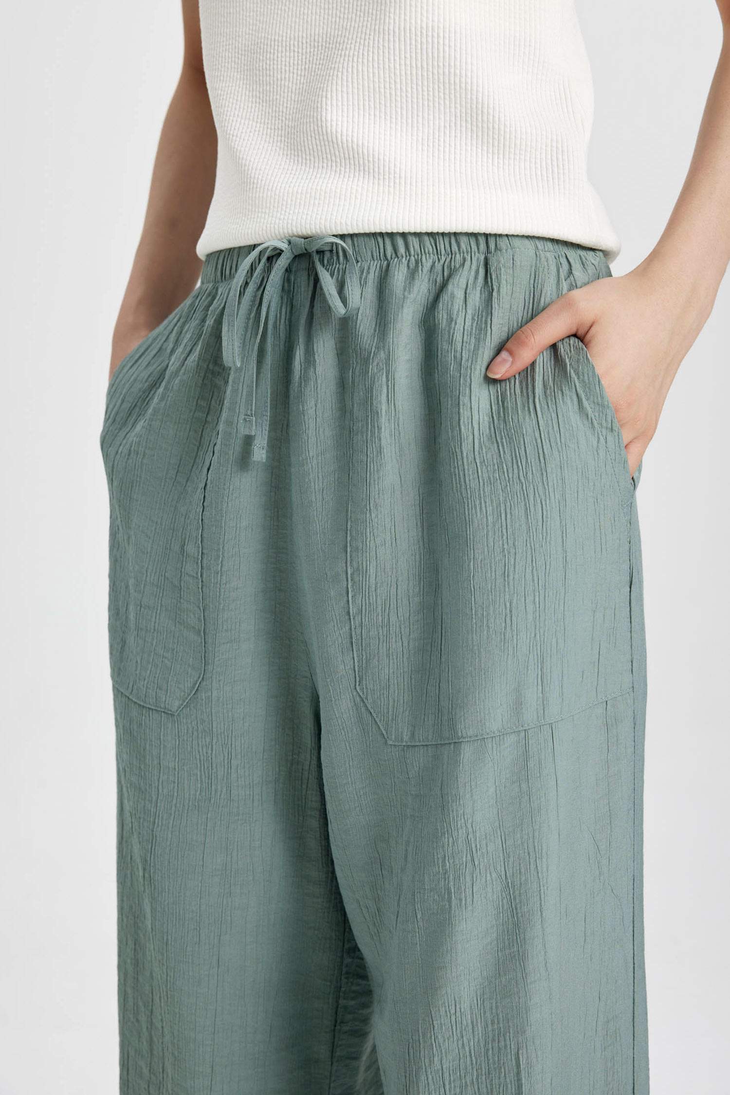 Straight Fit Wide Leg With Pockets Crinkle Fabric Trousers