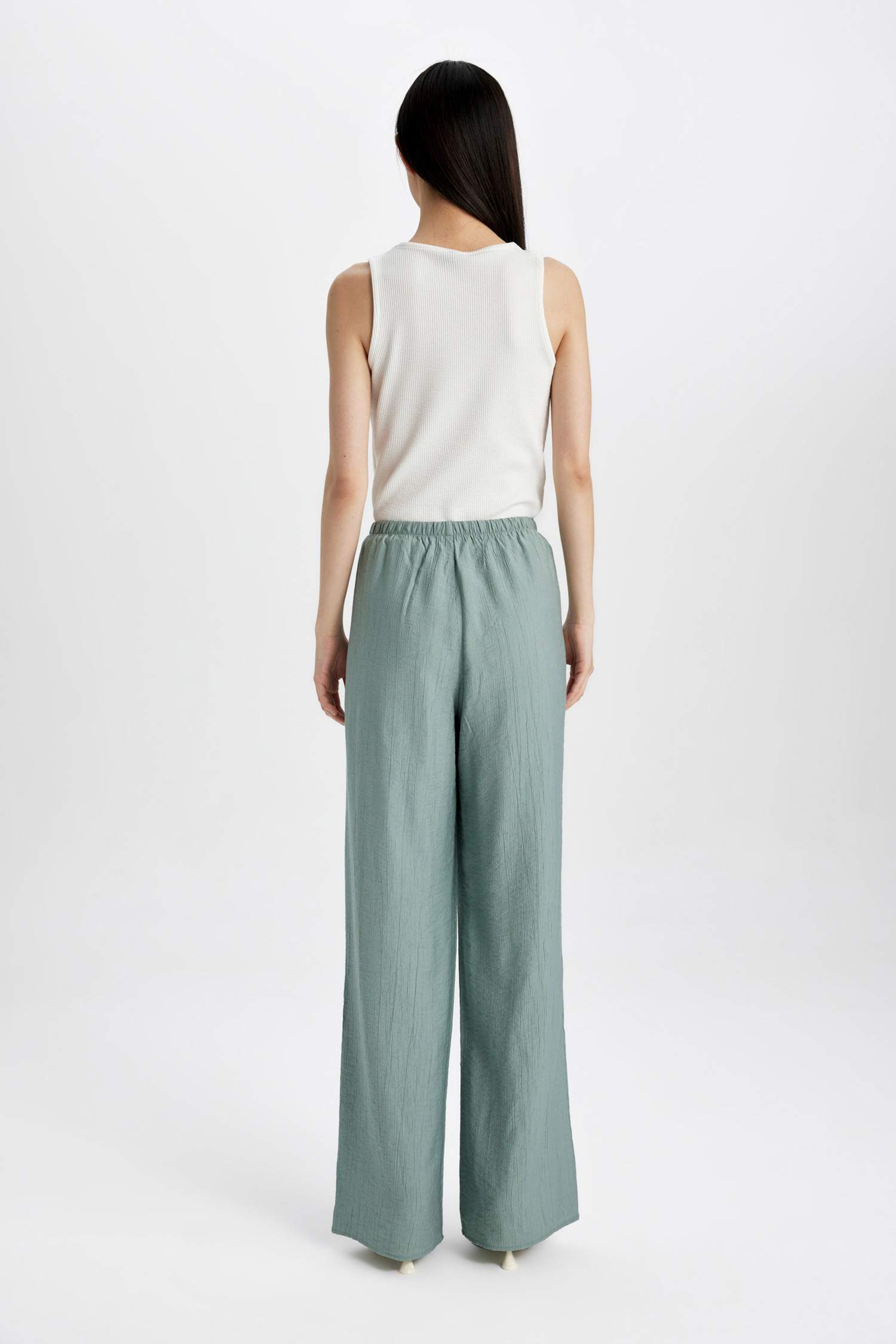 Straight Fit Wide Leg With Pockets Crinkle Fabric Trousers