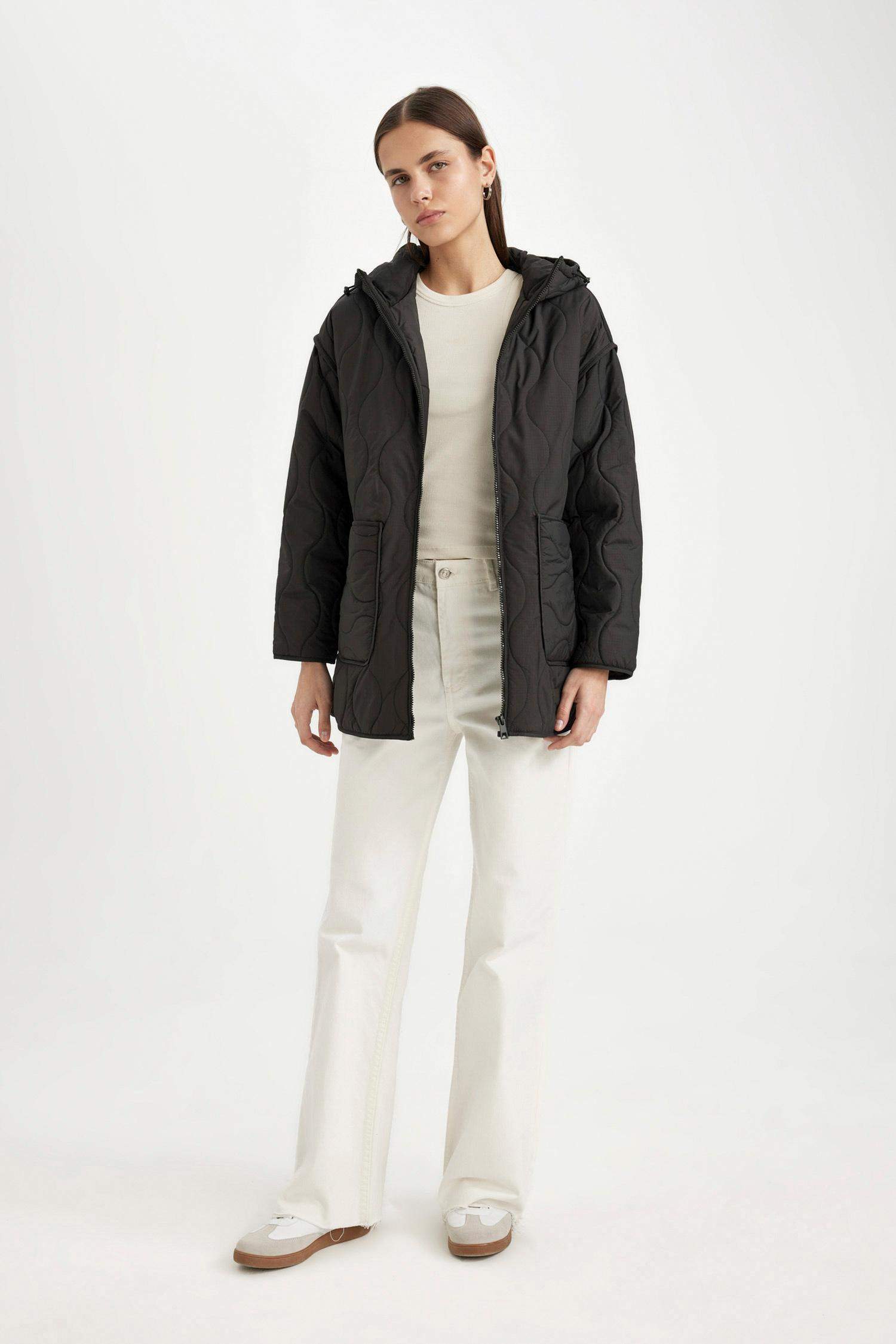 Regular Fit Mont Kapüşonlu Kapitoneli Fermuarlı Cepli Mevsimlik