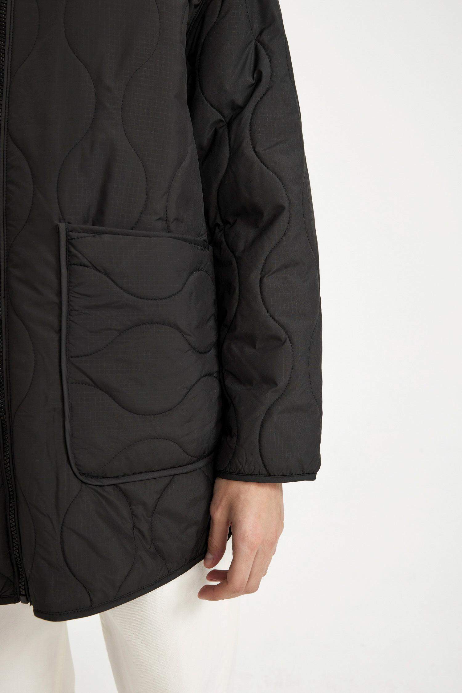 Regular Fit Mont Kapüşonlu Kapitoneli Fermuarlı Cepli Mevsimlik