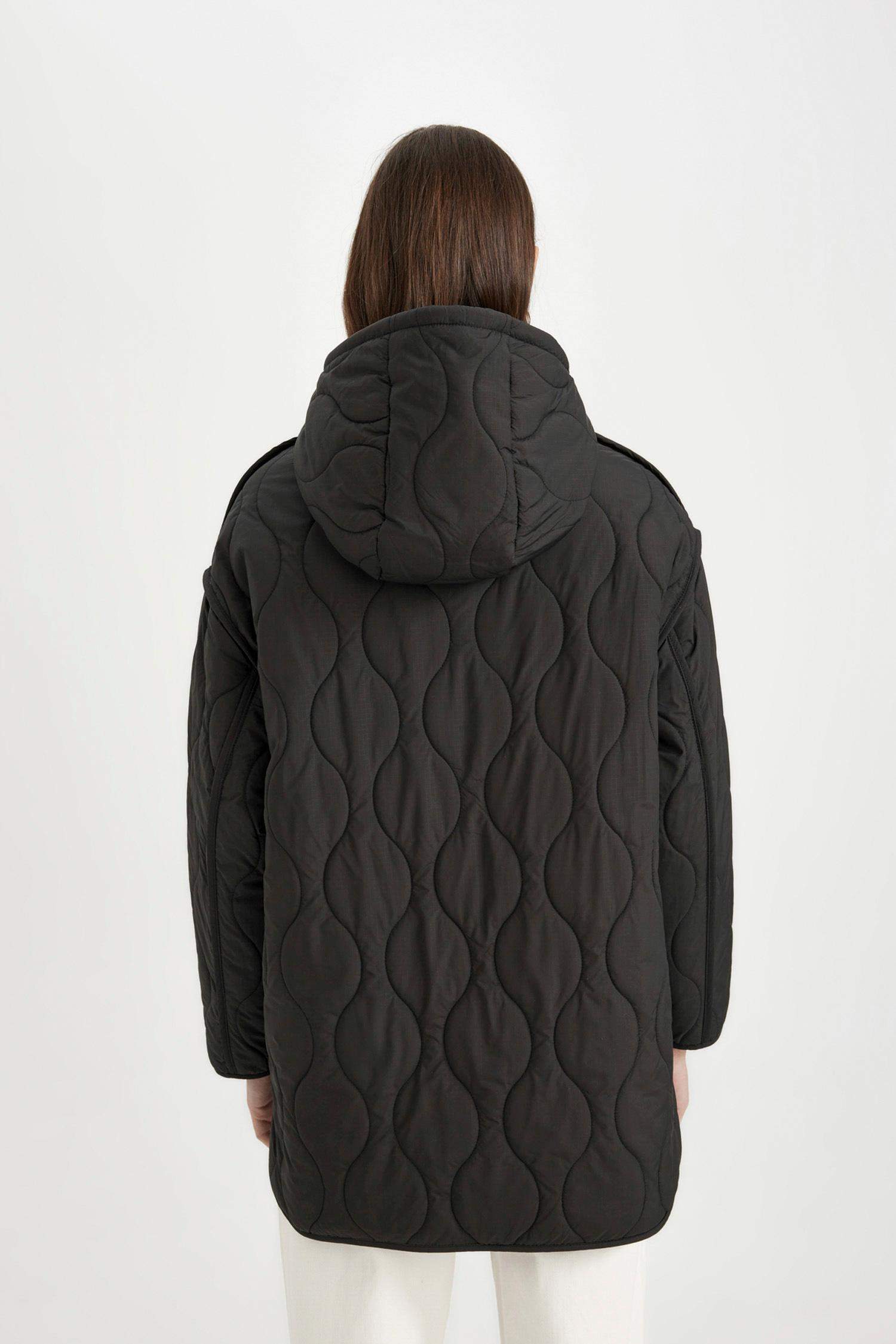 Regular Fit Mont Kapüşonlu Kapitoneli Fermuarlı Cepli Mevsimlik