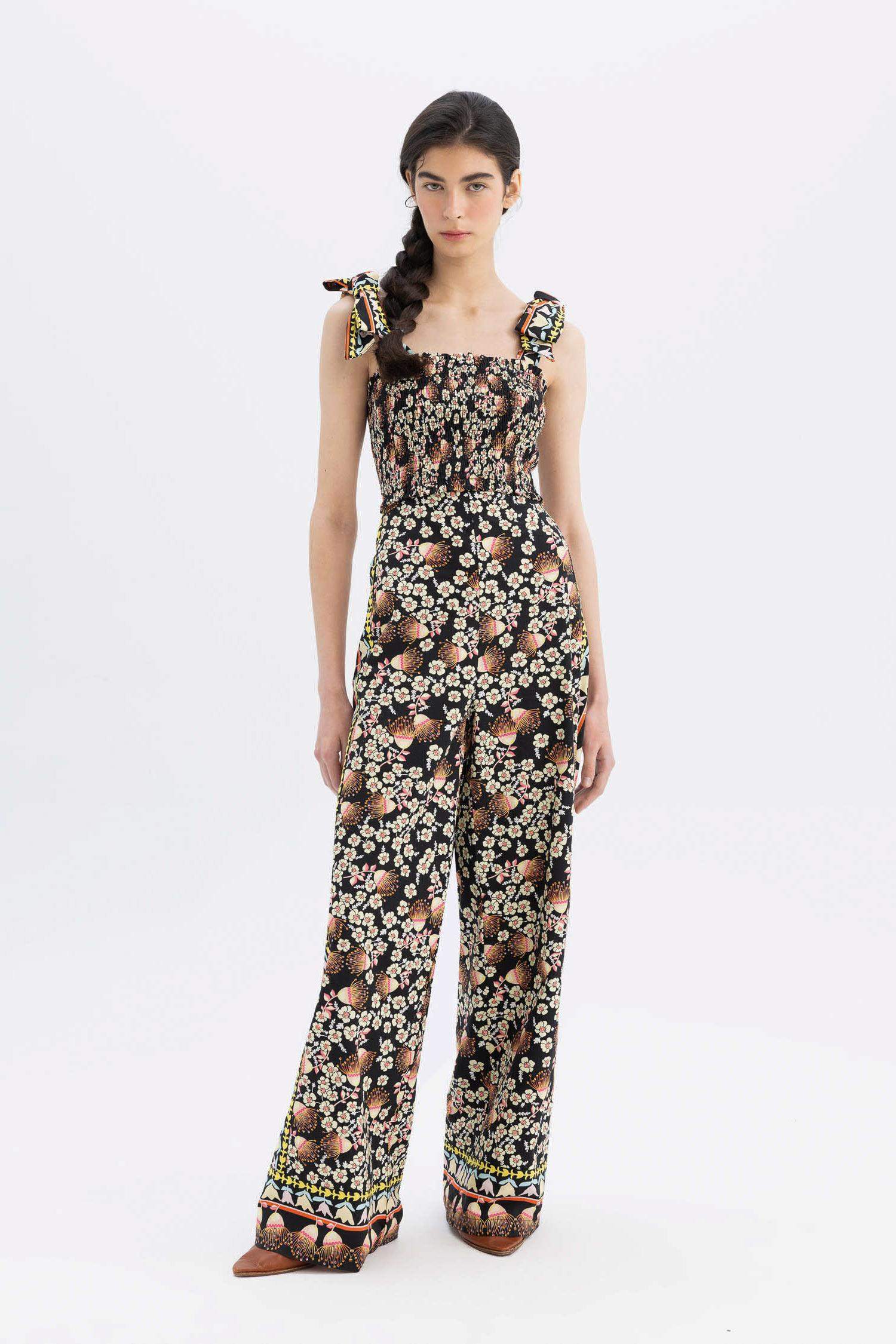 جمبسوت بوبلين بياخة مربعة بحمالات قابل للربط من Lug Von Siga x DeFacto