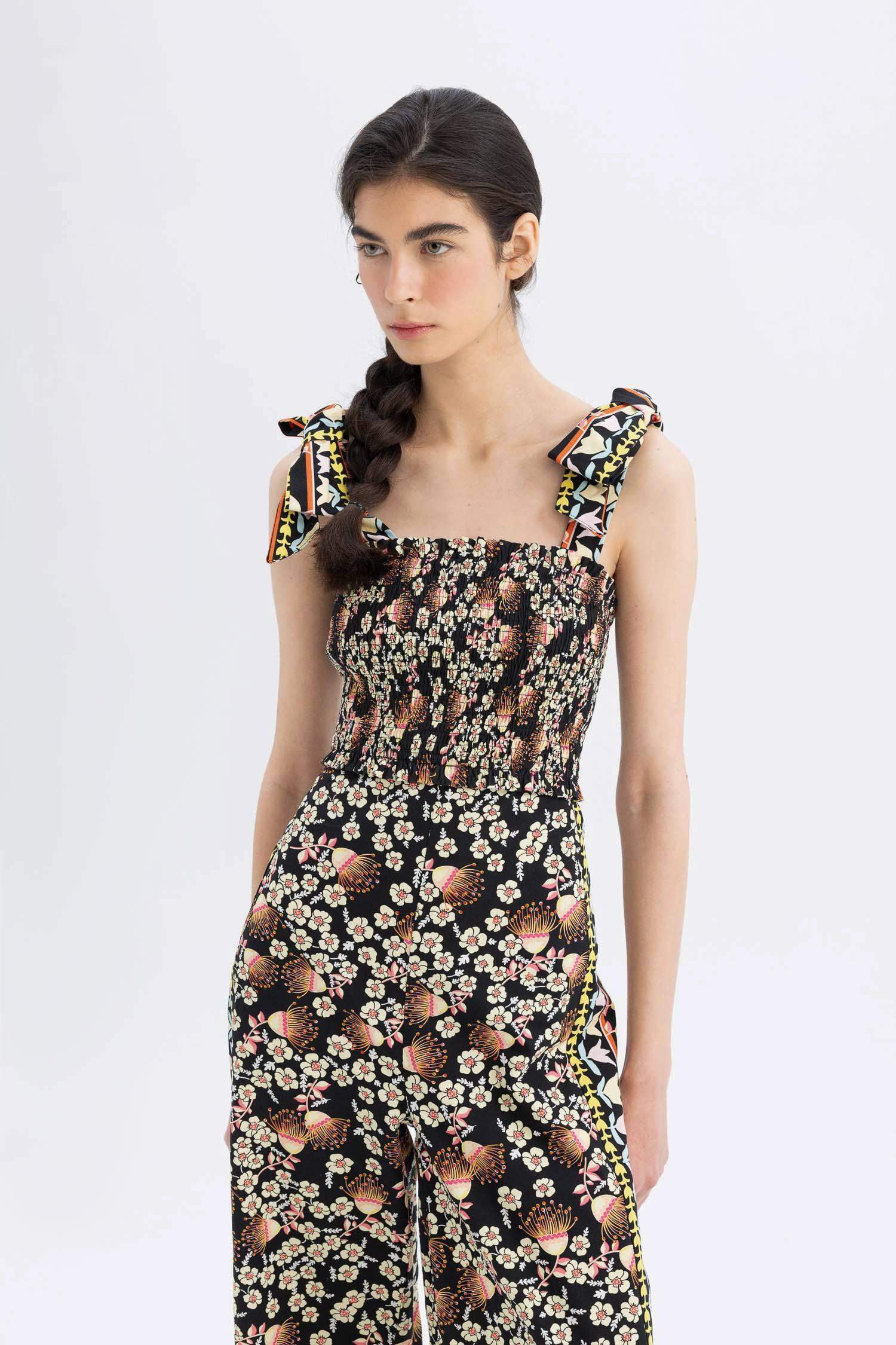 جمبسوت بوبلين بياخة مربعة بحمالات قابل للربط من Lug Von Siga x DeFacto