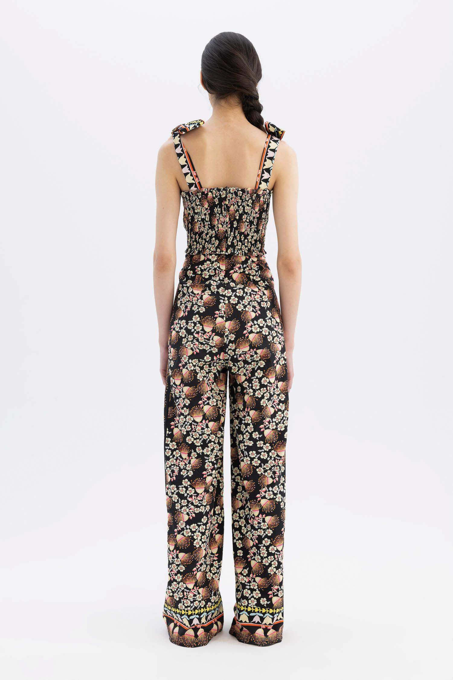 جمبسوت بوبلين بياخة مربعة بحمالات قابل للربط من Lug Von Siga x DeFacto