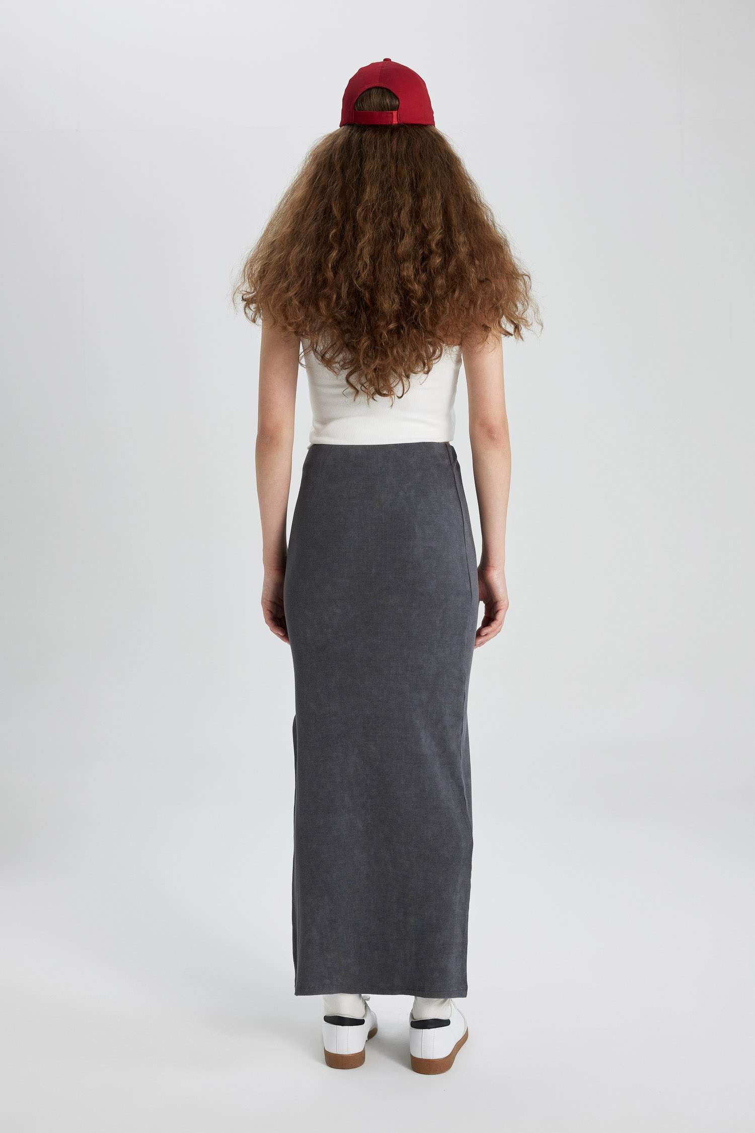 Fitilli Kaşkorse Yırtmaçlı Yıkamalı Soluk Efektli Maxi Etek