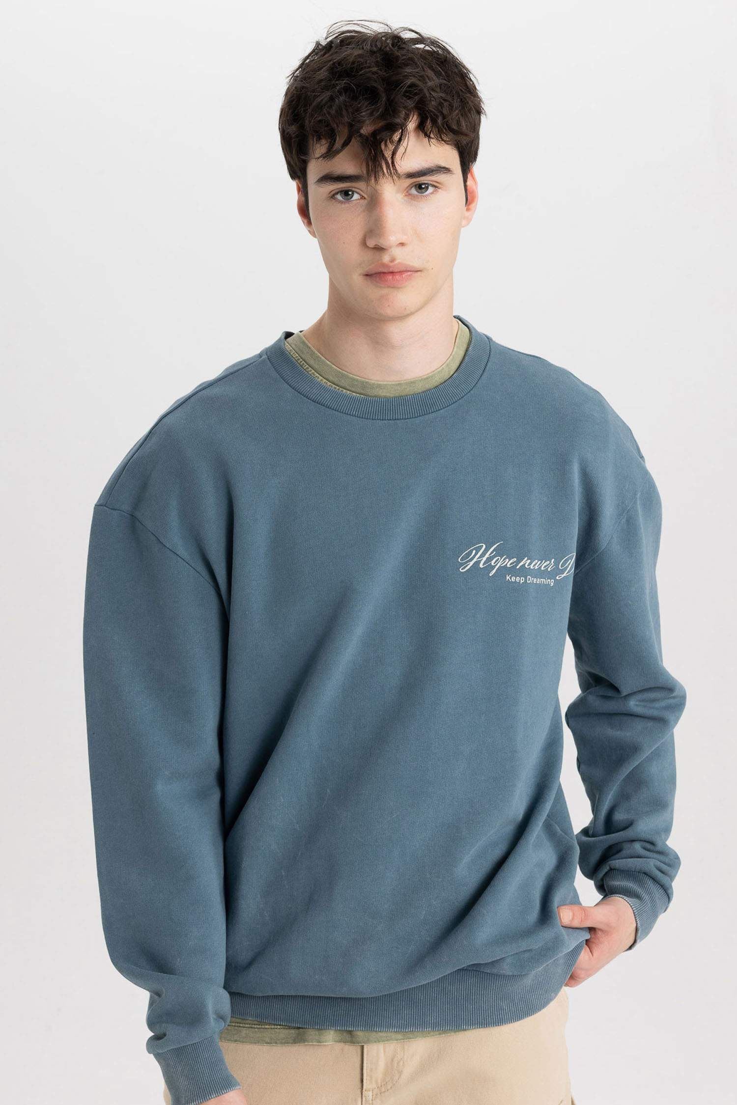 Comfort Regular Fit Rahat Kalıp Bisiklet Yaka Sırt Baskılı Sweatshirt