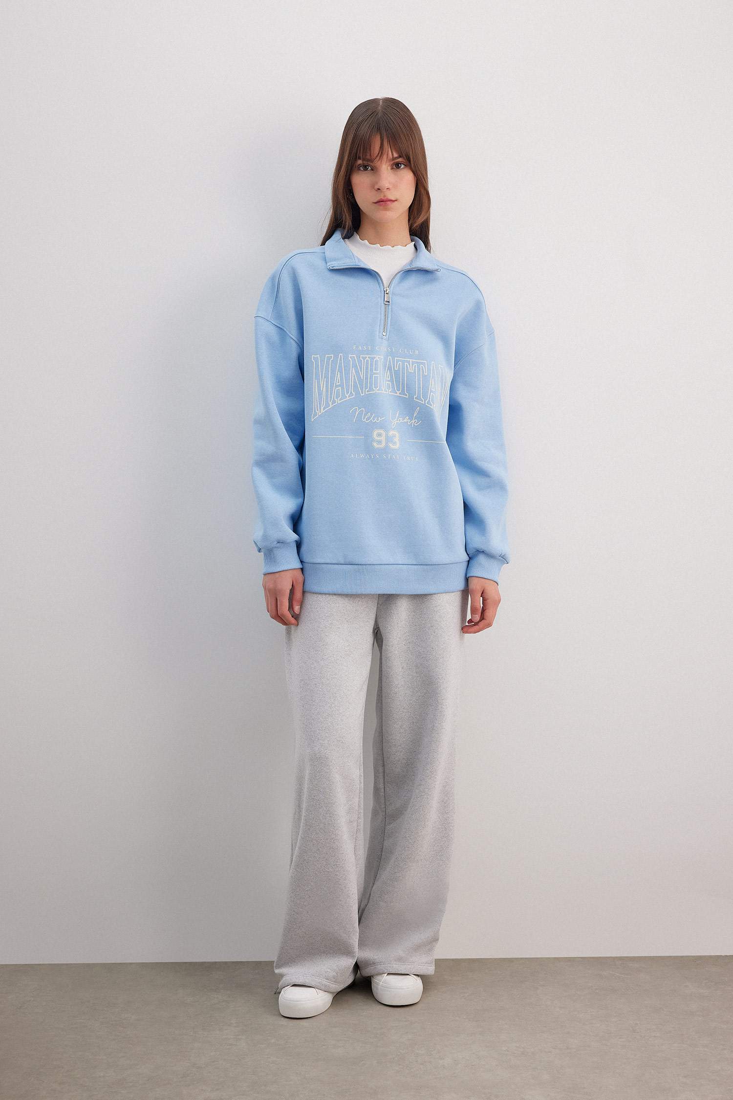 سويت تونيك قماش سميك قصة عادية وبطانة ناعمة