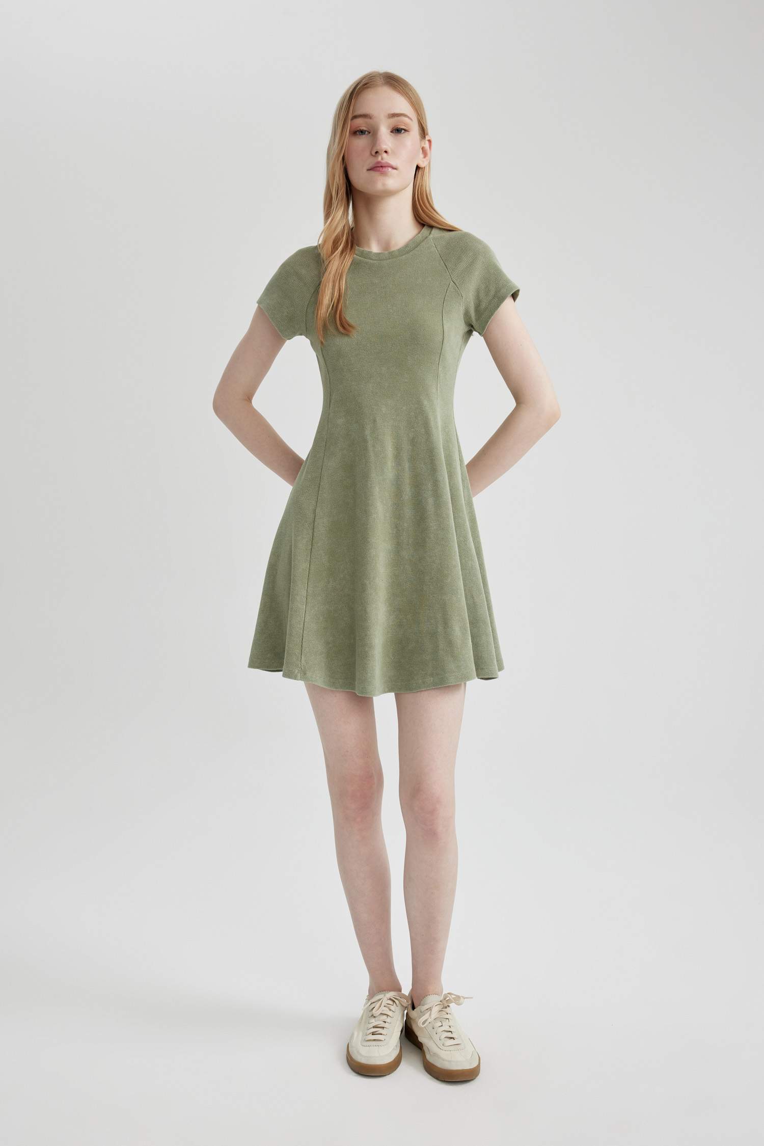 A Kesim Fitilli Kaşkorse Mini Kısa Kollu Yıkamalı Soluk Efektli Elbise