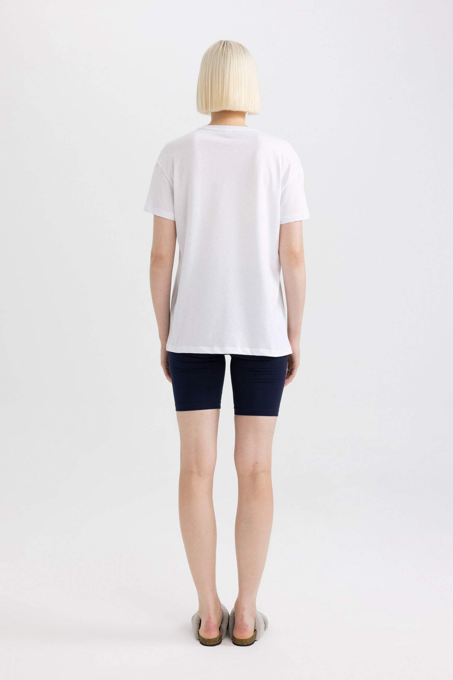 طقم بيجاما قصة عادية نص كم - قطعتين