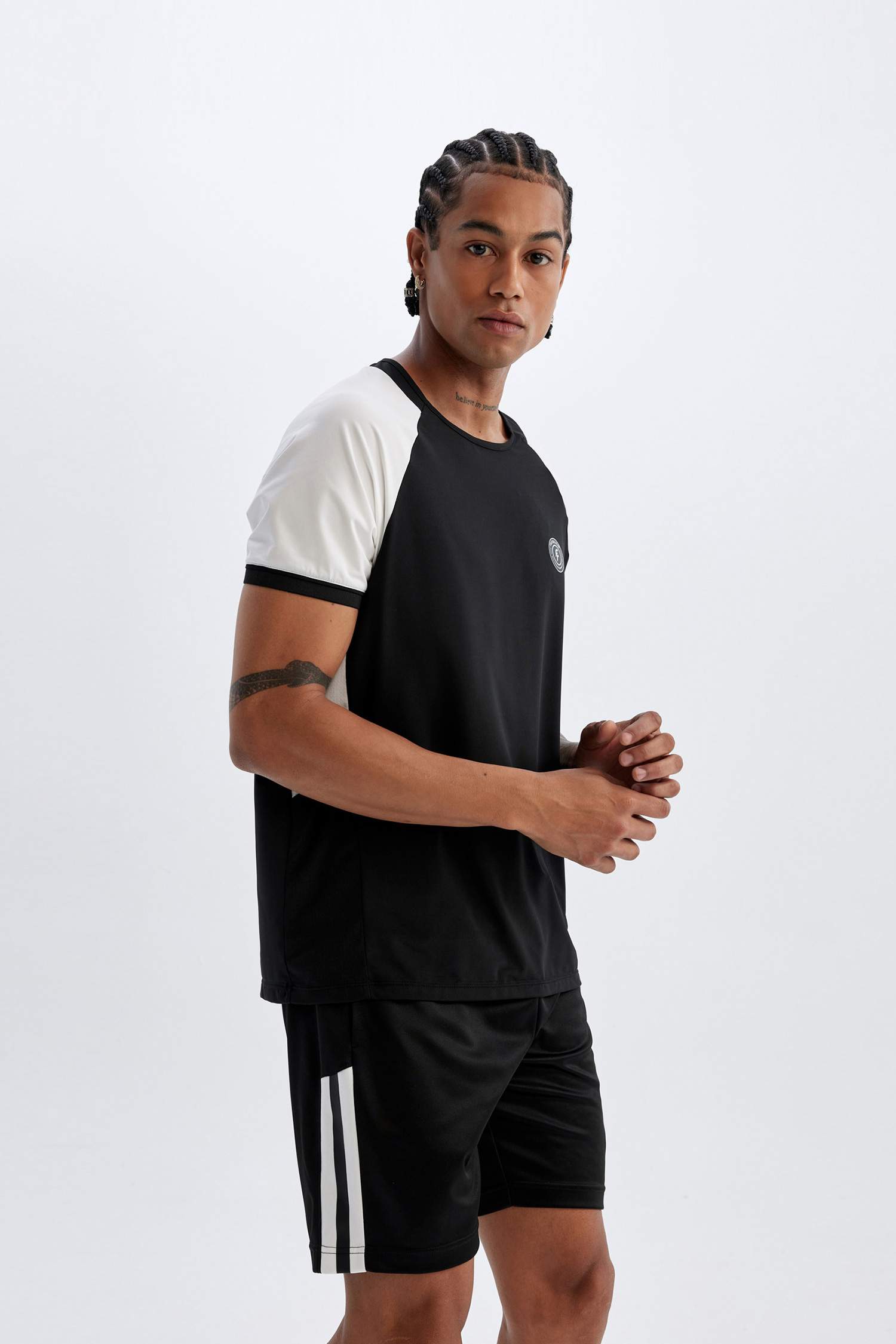 شورت رياضي قصير قصة عادية من DeFactoFit