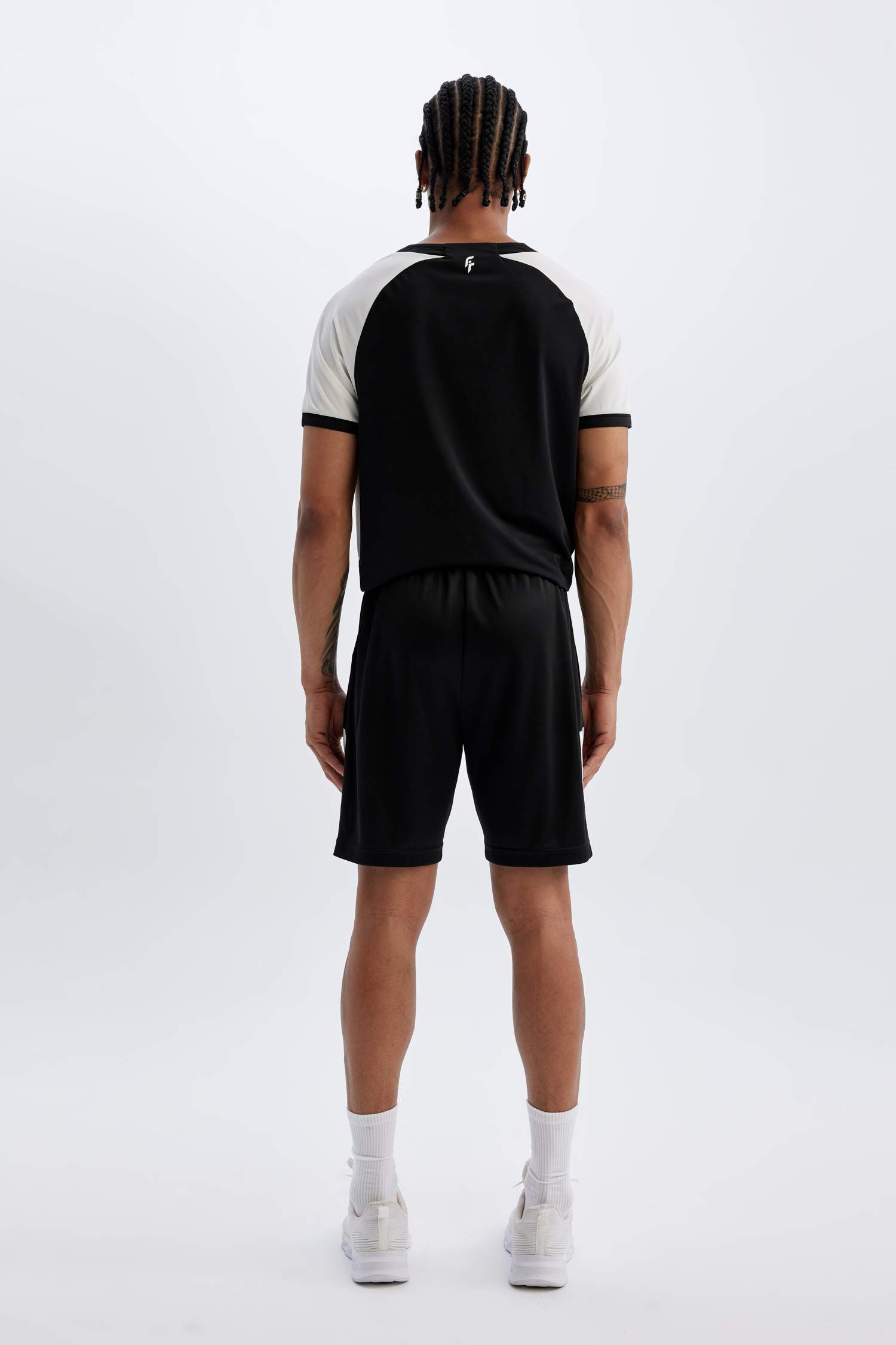 شورت رياضي قصير قصة عادية من DeFactoFit