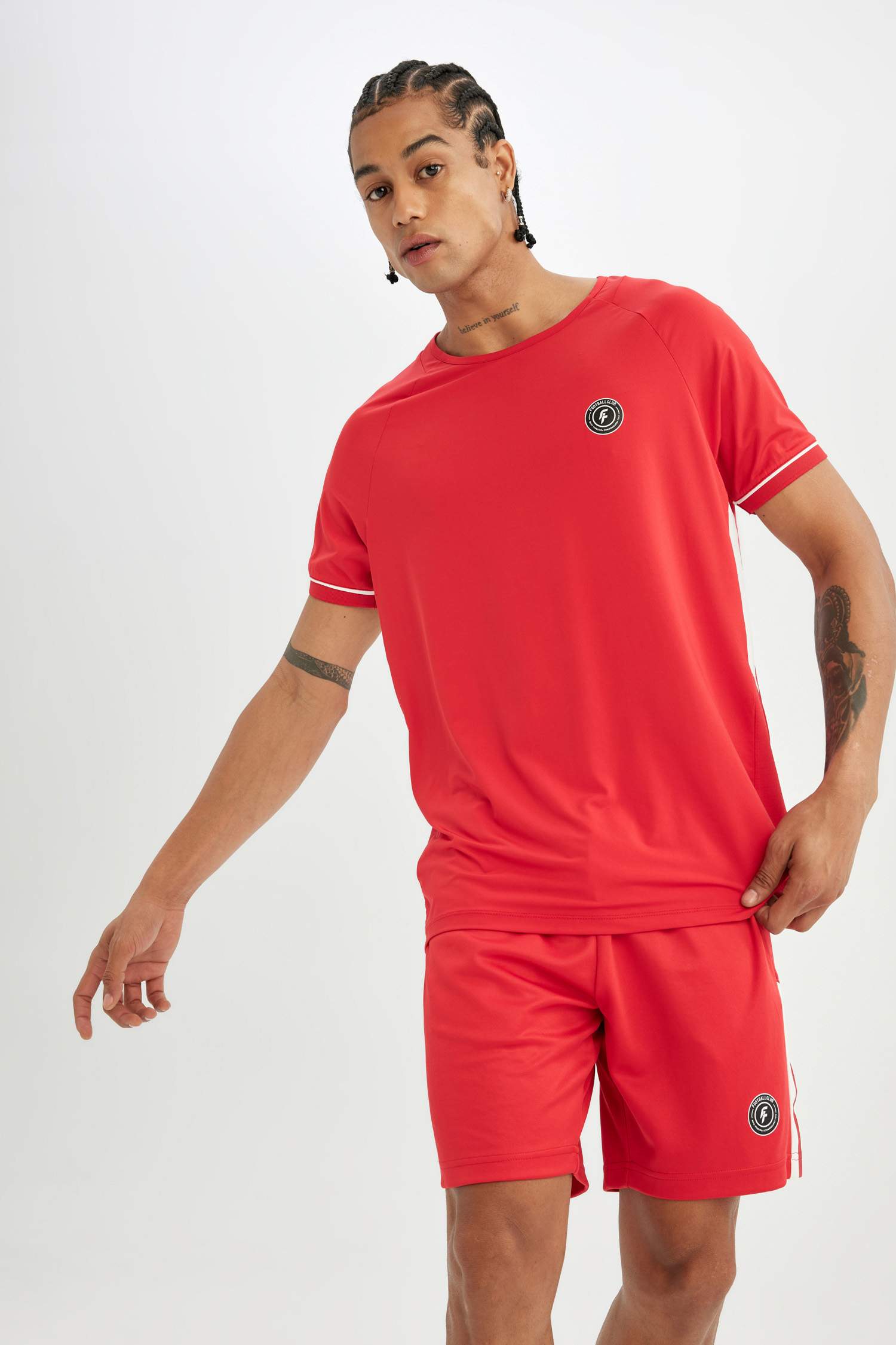 شورت رياضي قصير قصة عادية من DeFactoFit