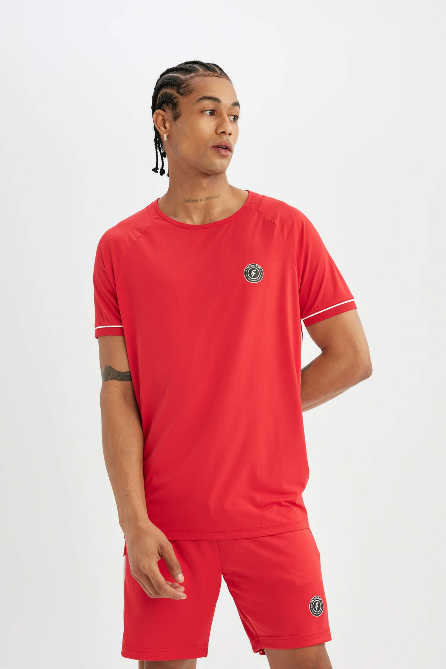 شورت رياضي قصير قصة عادية من DeFactoFit