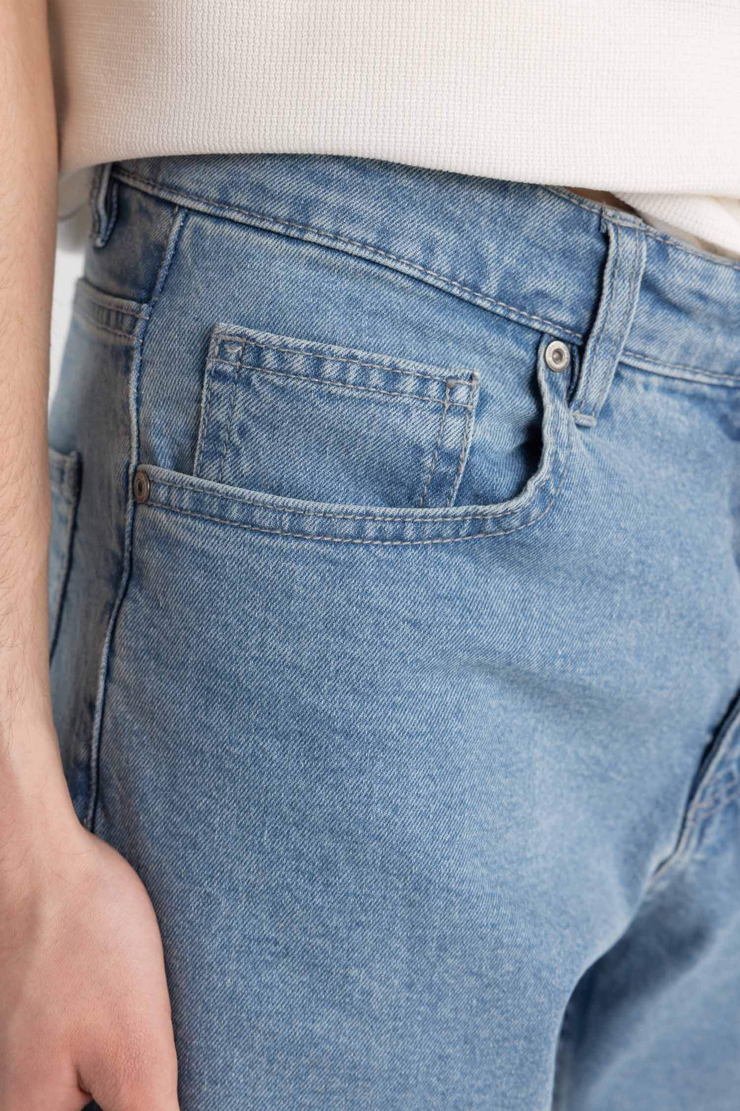 شورت جينز قصة عادية