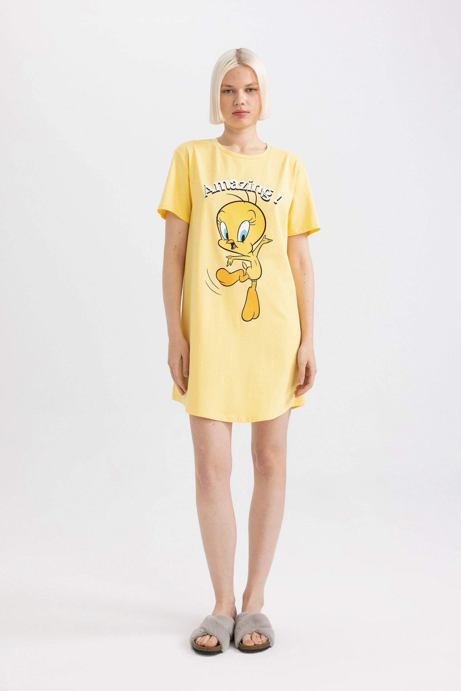 Fall in Love Looney Tunes Bisiklet Yaka Kısa Kollu Gecelik