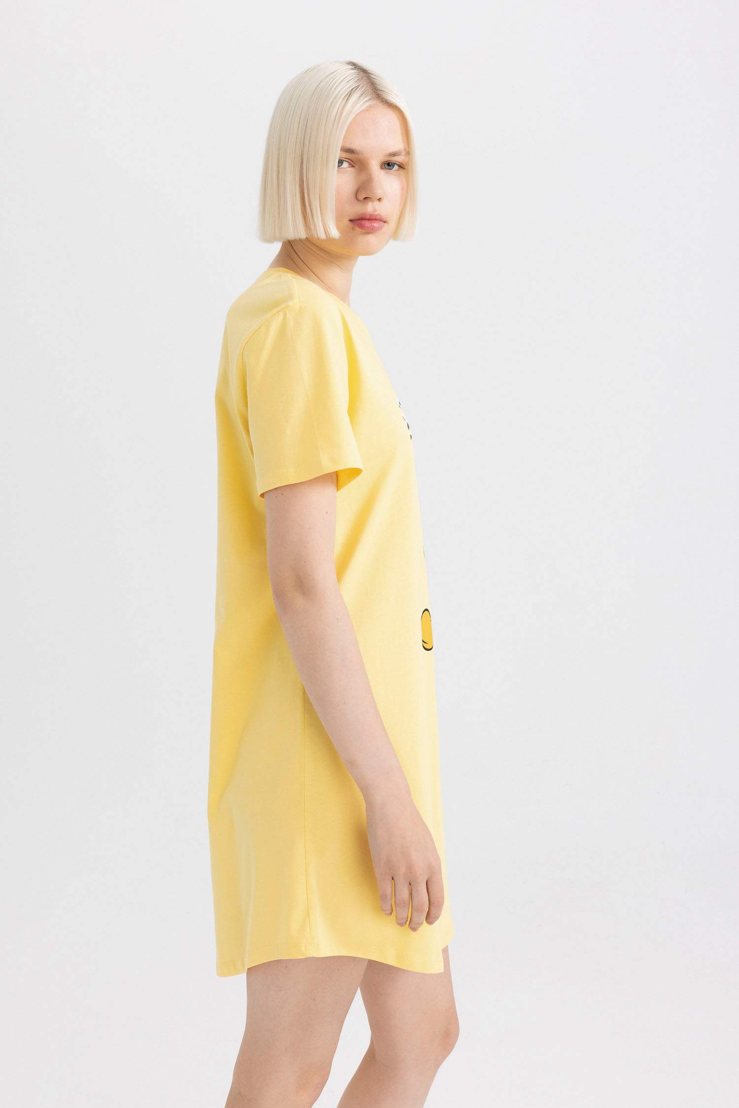 Fall in Love Looney Tunes Bisiklet Yaka Kısa Kollu Gecelik