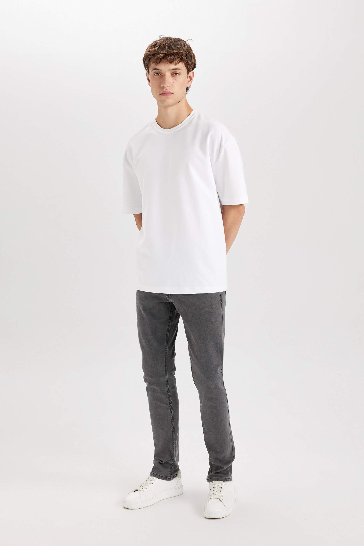 بنطلون جينز بيدرو سليم فيت بخصر عادي أنثرا