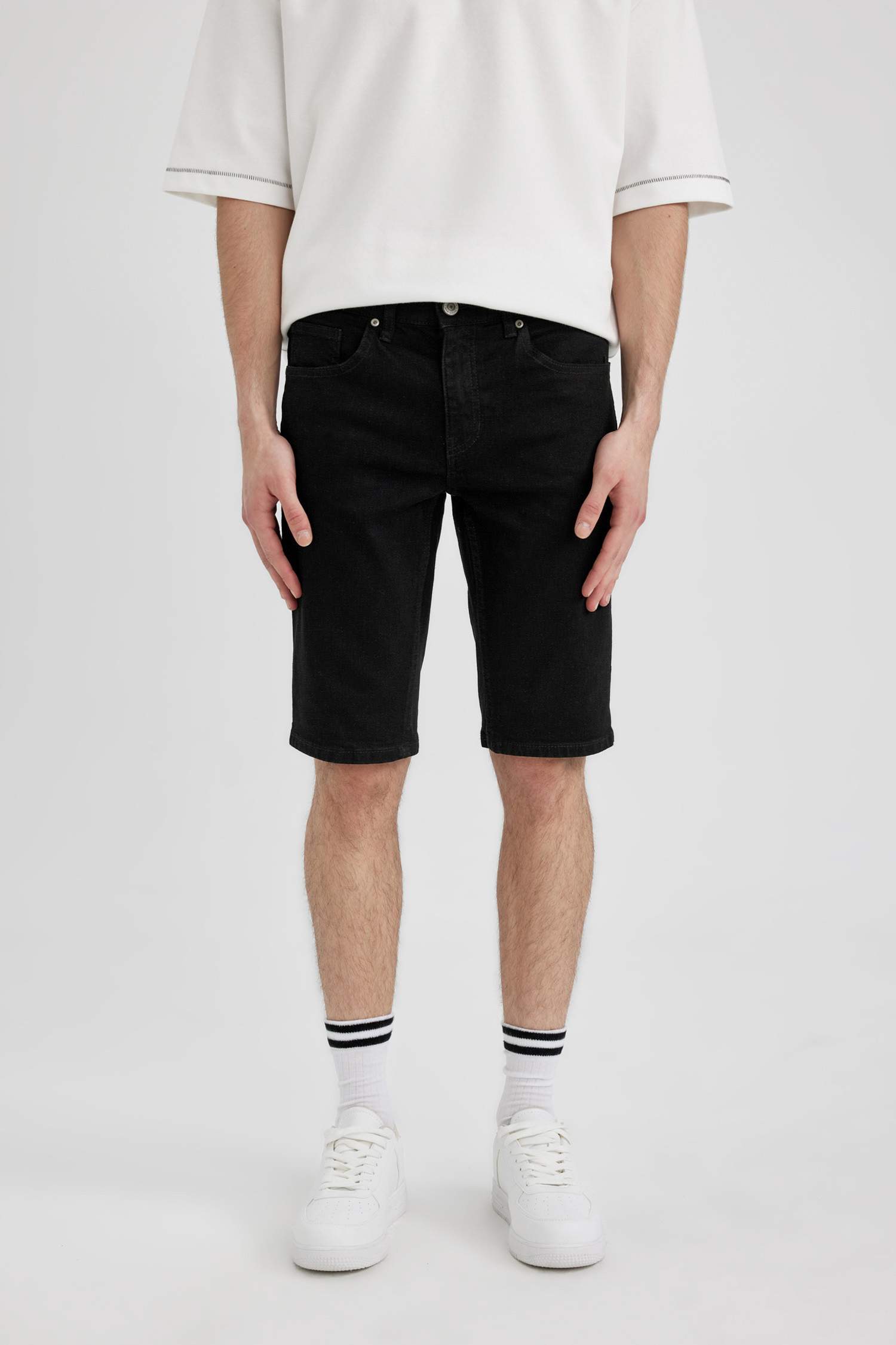 برمودا جينز سكيني فيت قطن أسود