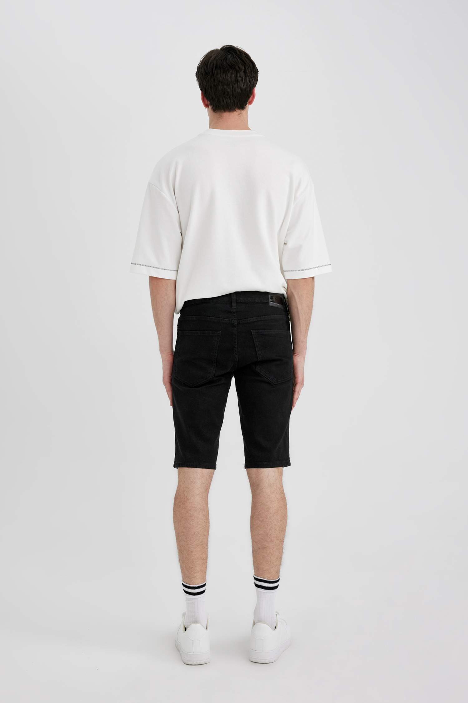 برمودا جينز سكيني فيت قطن أسود