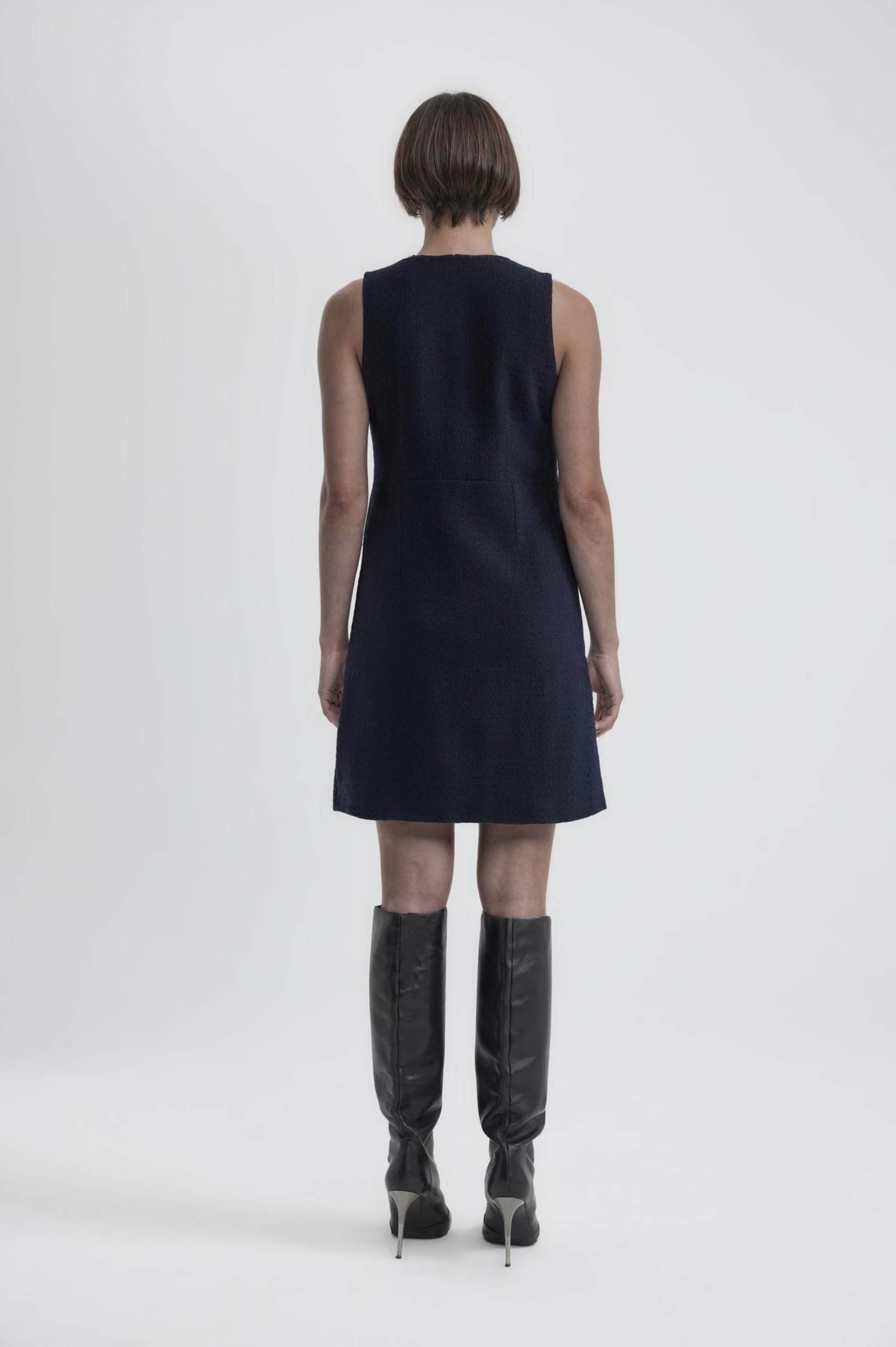 V Yaka Kolsuz Düğme Detaylı Midi Elbise