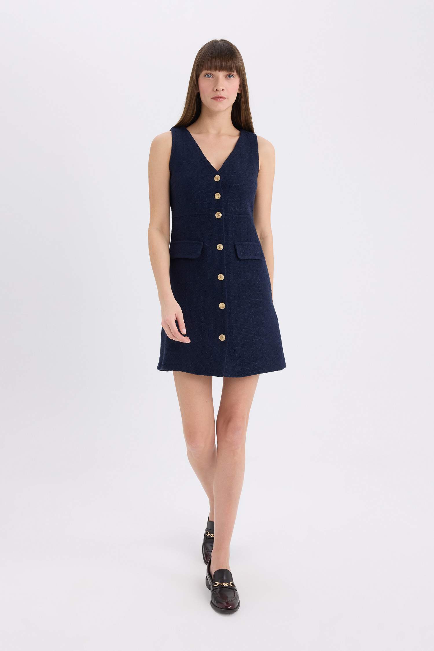 V Yaka Kolsuz Düğme Detaylı Midi Elbise