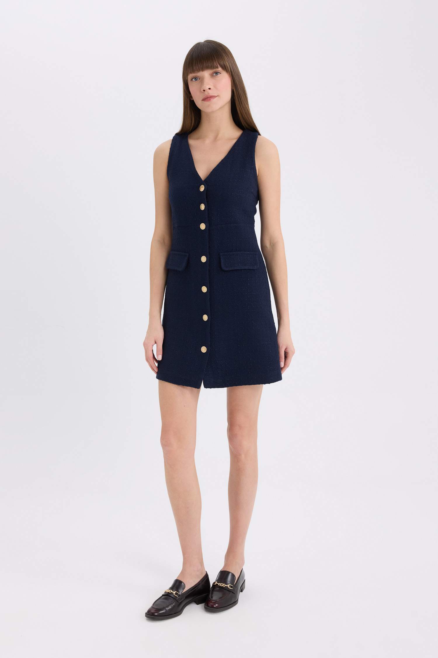 V Yaka Kolsuz Düğme Detaylı Midi Elbise