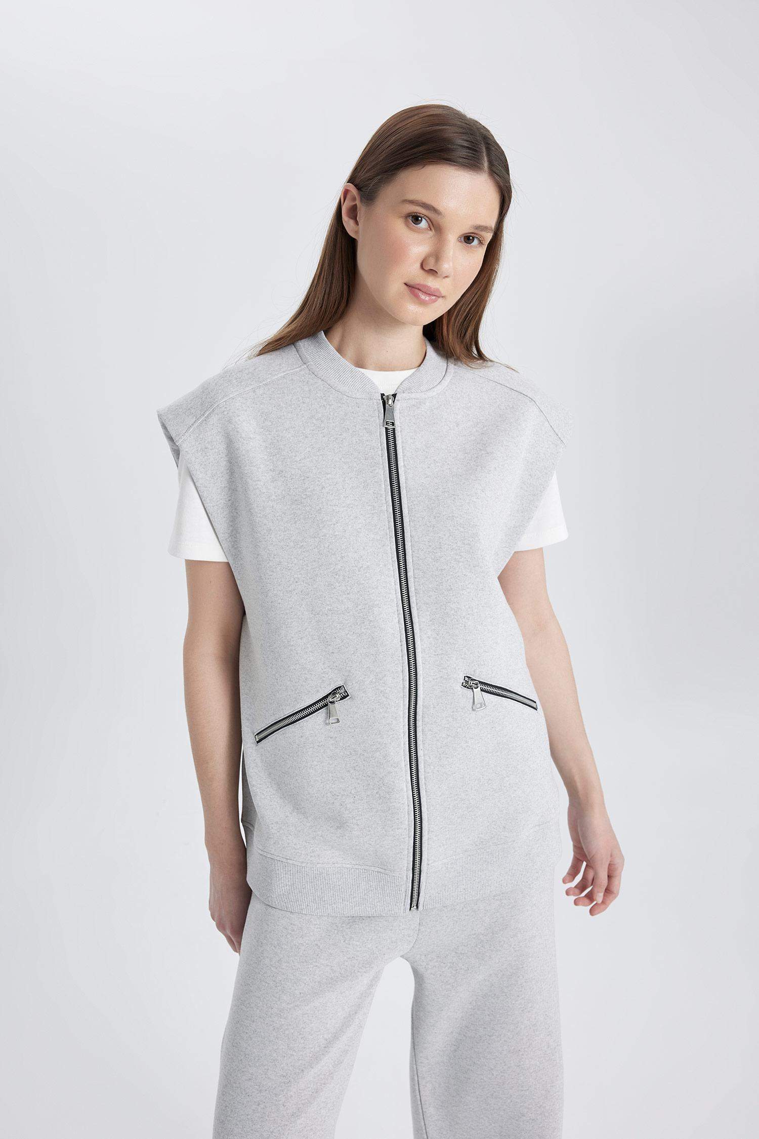 Kolej Yaka Basic Düz Fermuarlı Cepli İçi Yumuşak Tüylü Kolsuz Bomber Hırka