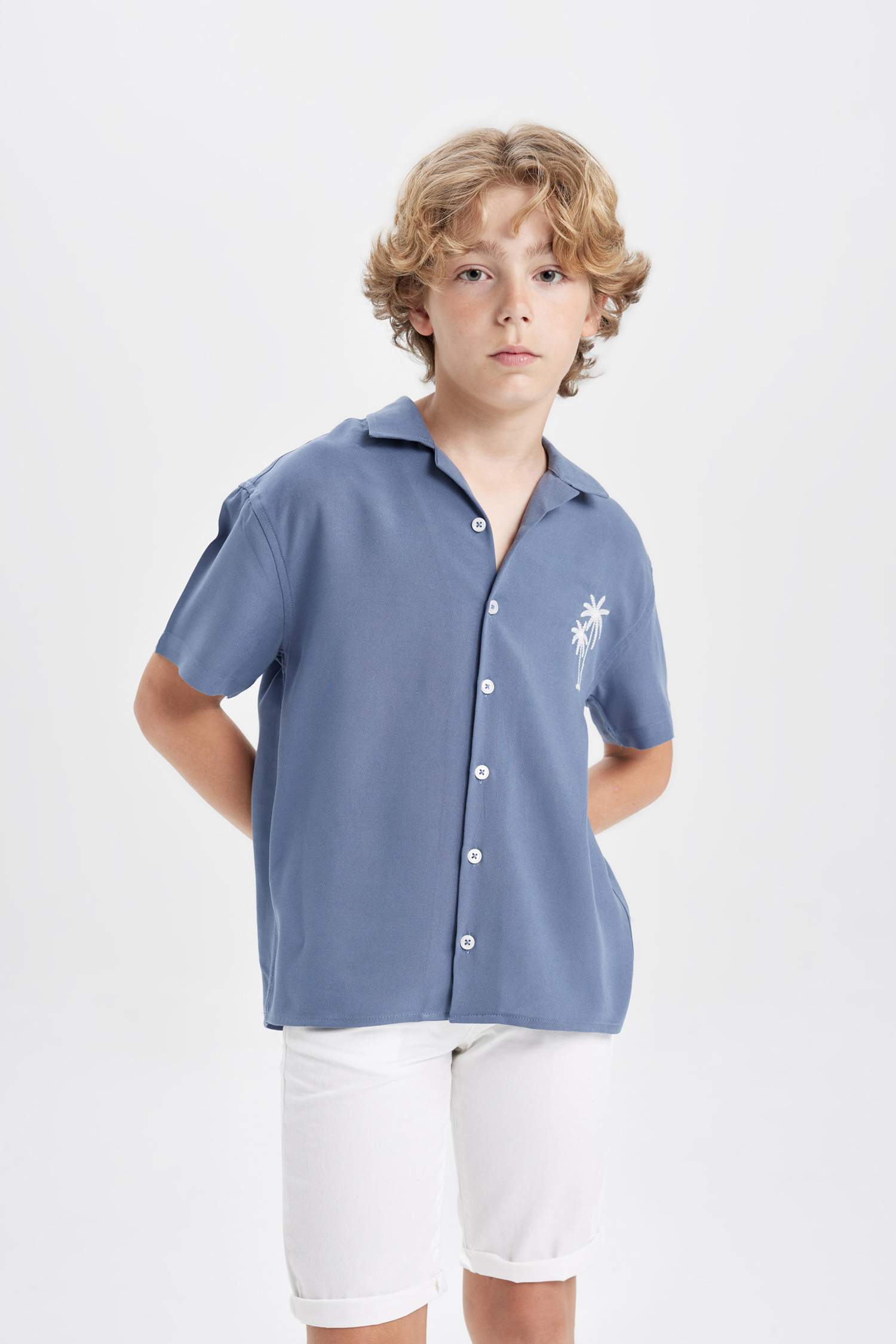 Erkek Çocuk Oversize Geniş Kalıp Polo Yaka Viskon Kısa Kollu Gömlek