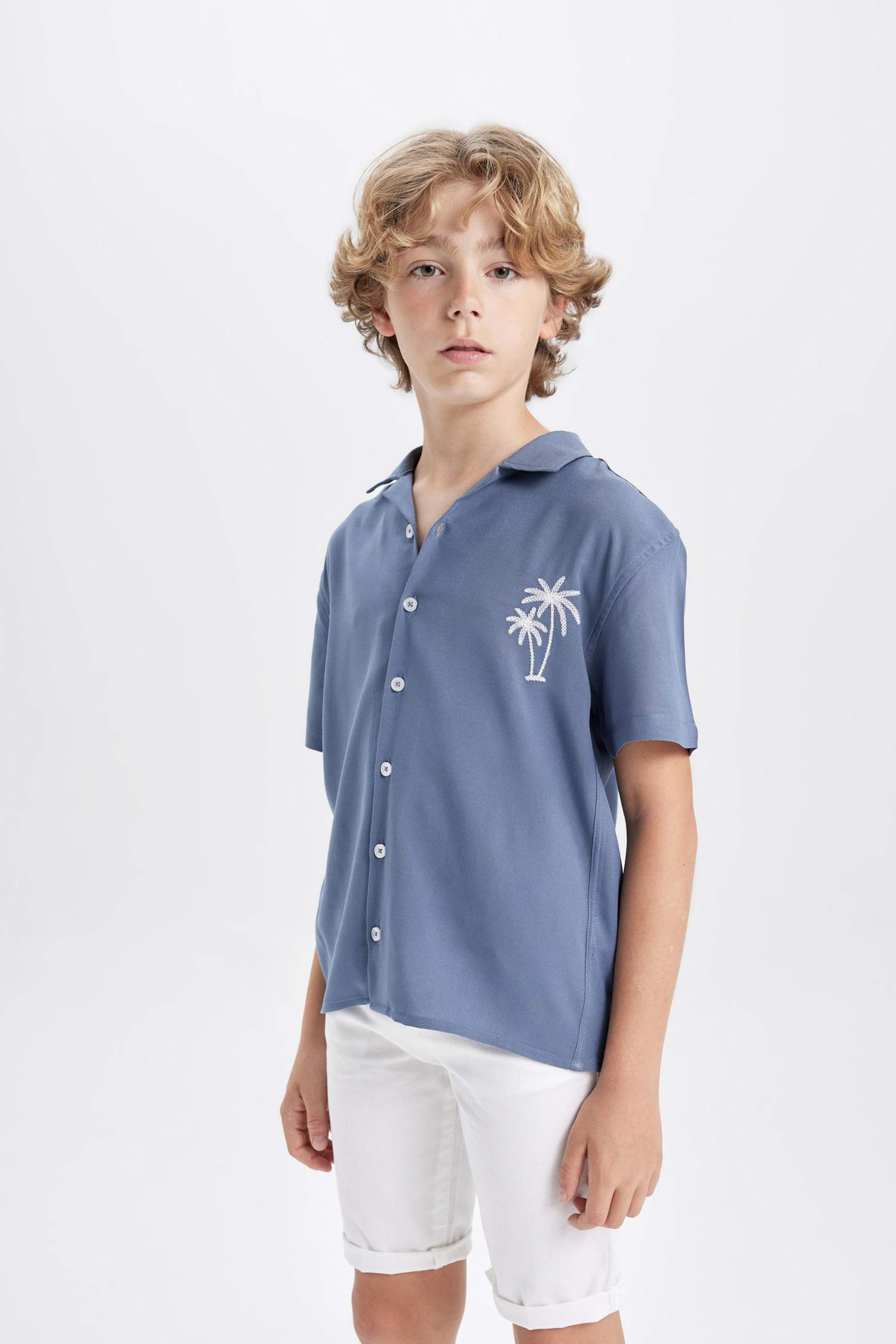 Erkek Çocuk Oversize Geniş Kalıp Polo Yaka Viskon Kısa Kollu Gömlek