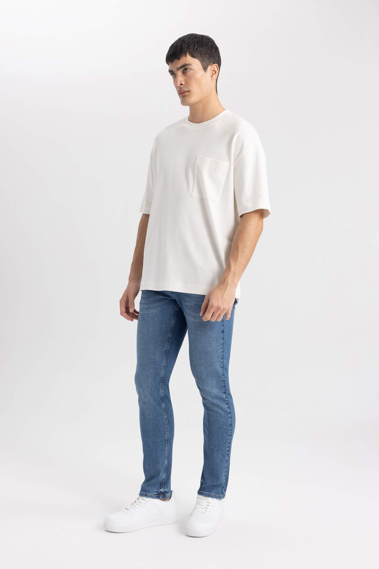 سروال جينز جينز بيدرو سليم فيت بساق ضيق