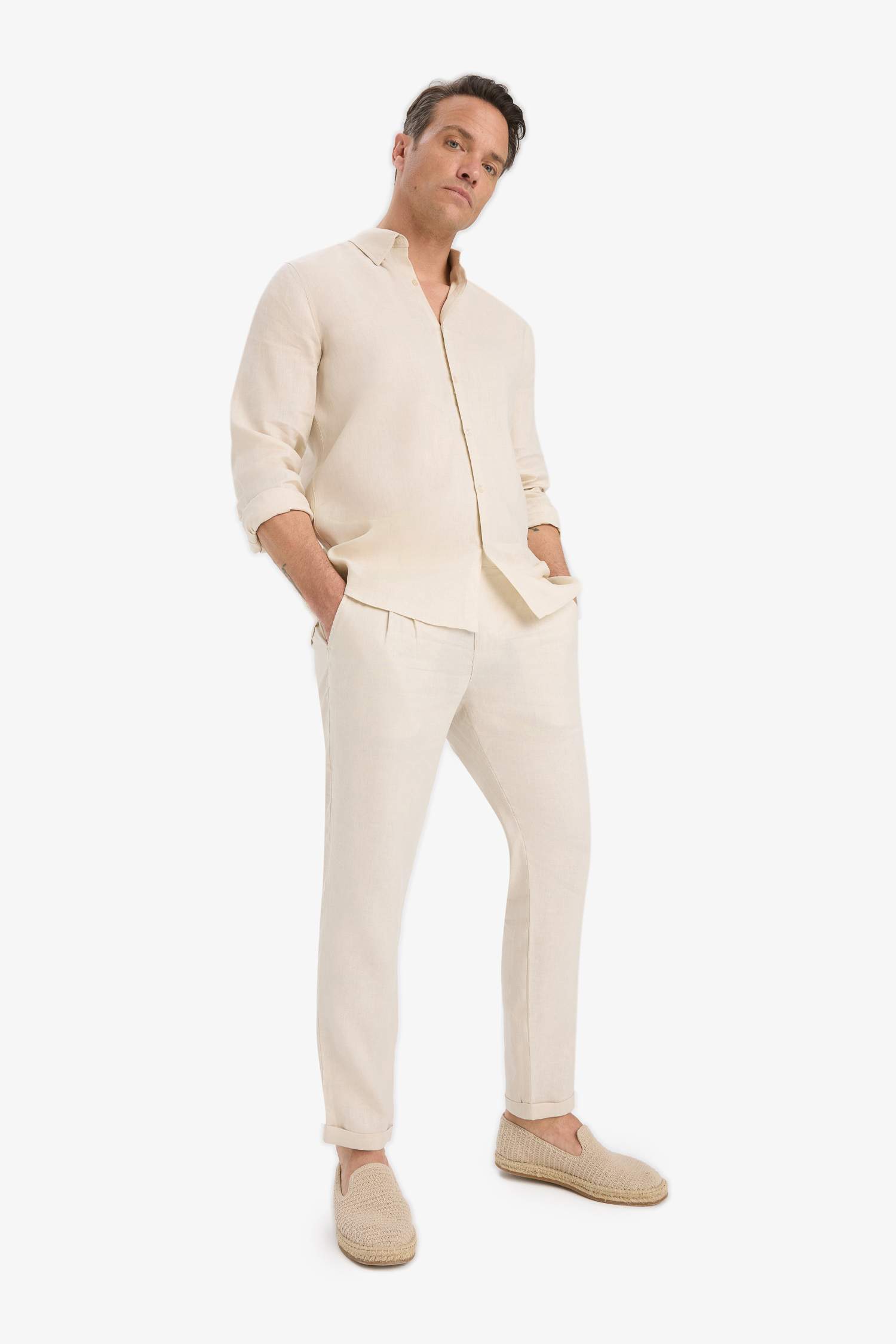 قميص كتان عادي كم طويل قصة عادية برقبة بولو