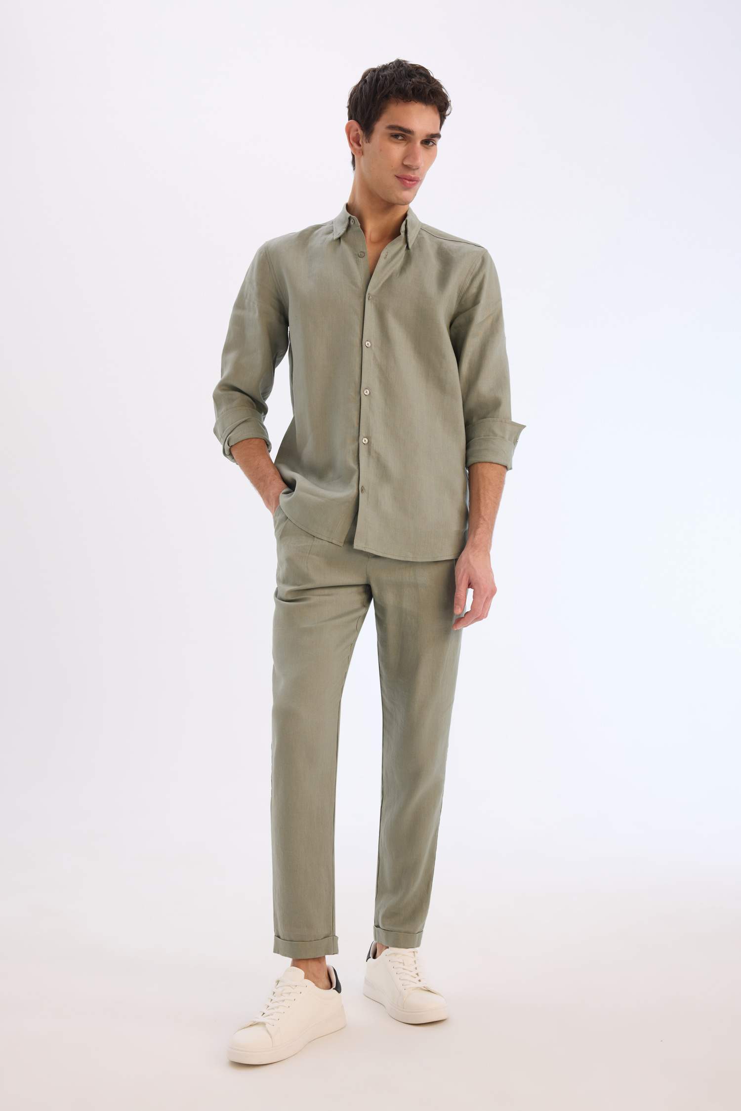 қалыпты пішім Ұзын жеңді көйлек