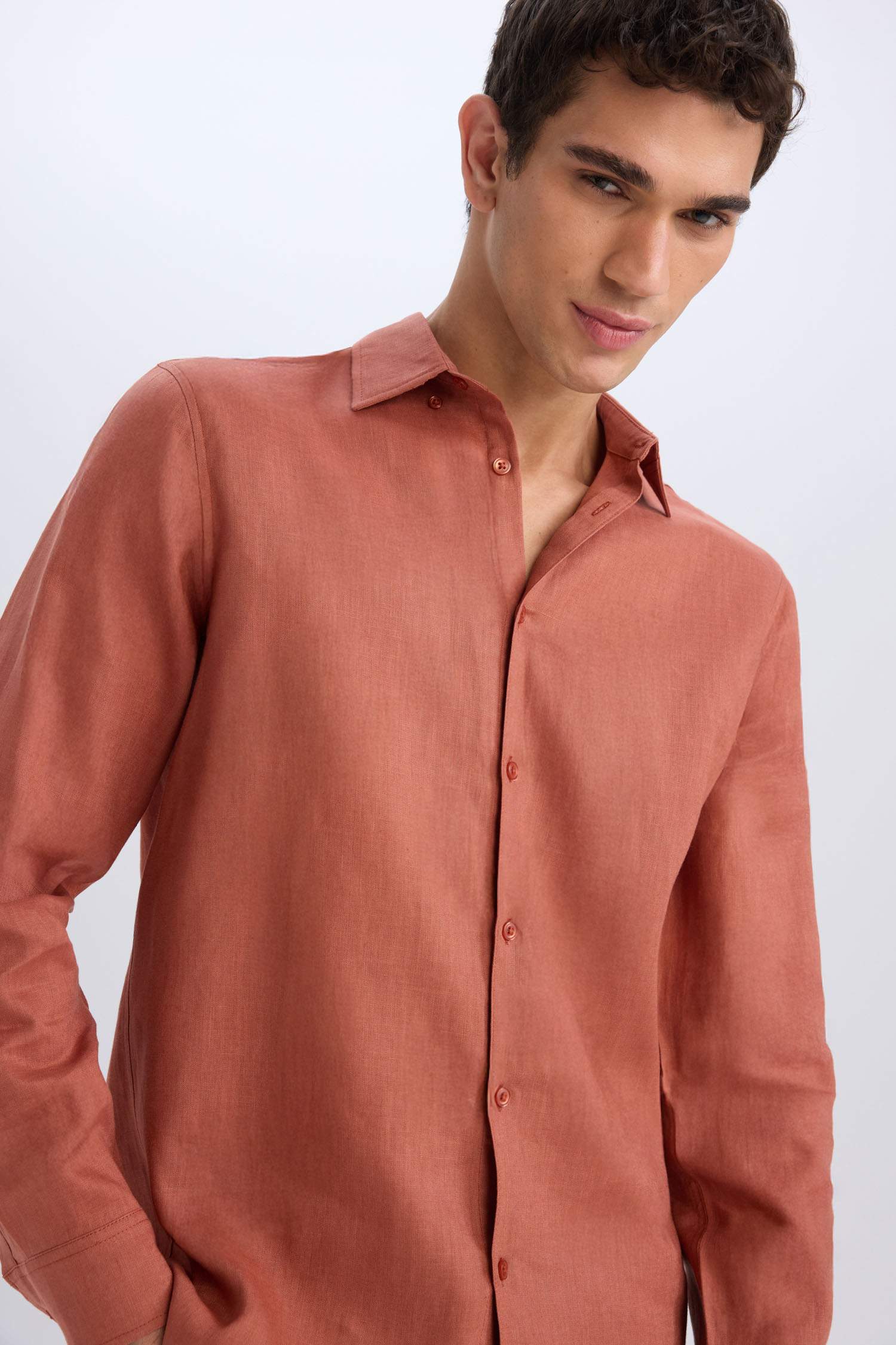 100% лен, рубашка с длинными рукавами и воротником поло, regular fit, летняя базовая модель