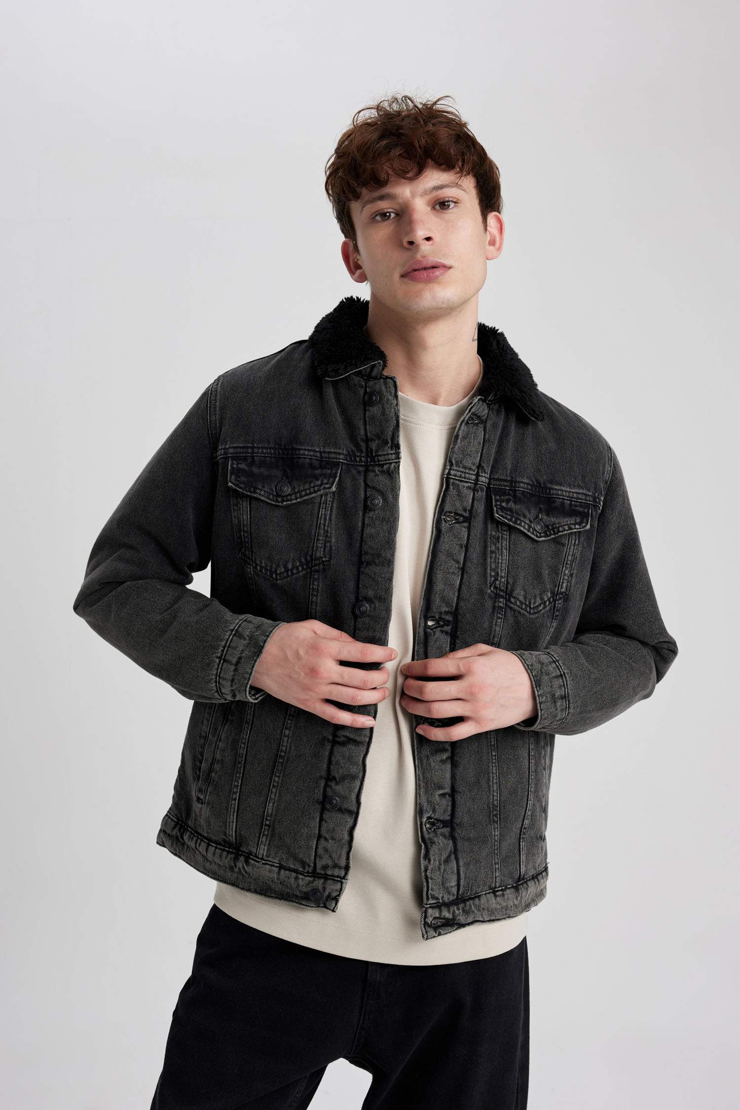 Slim Fit Dar Kesim Suni Kürklü Yaka Düğmeli Cepli Jean Ceket