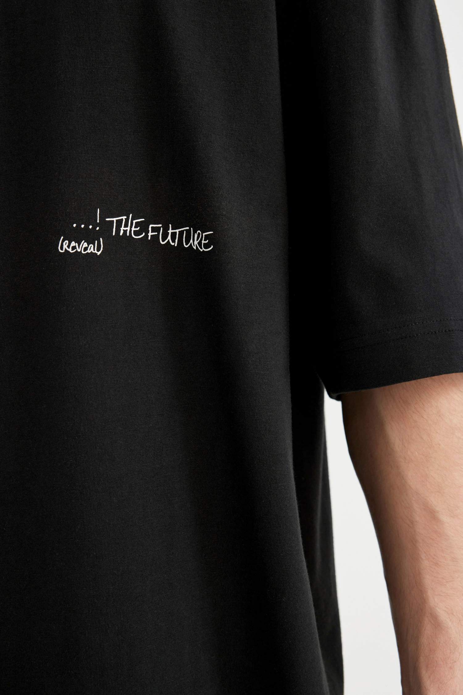 Loose Fit Crew Neck Back Printed T-Shirt