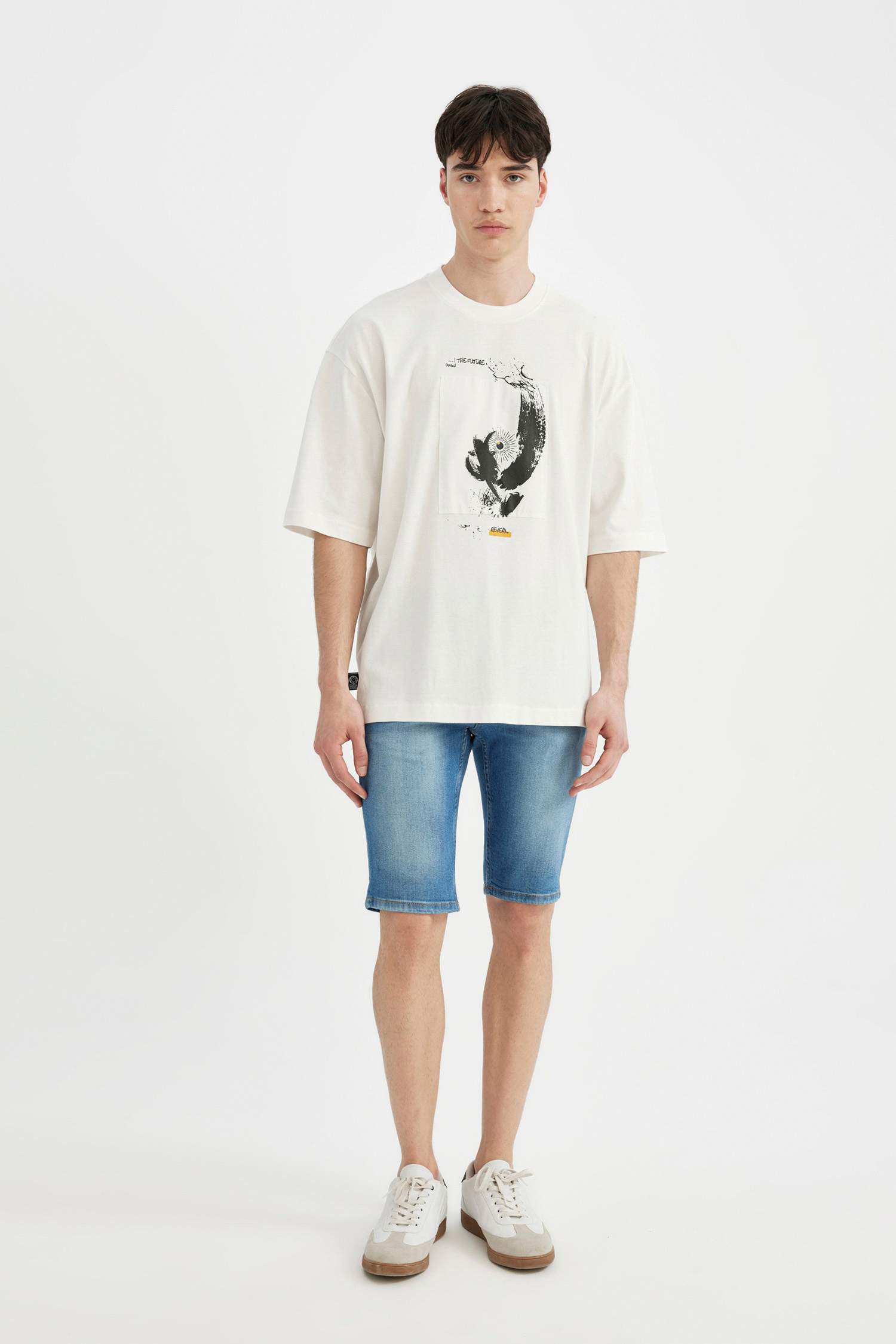Loose Fit Crew Neck Printed T-Shirt