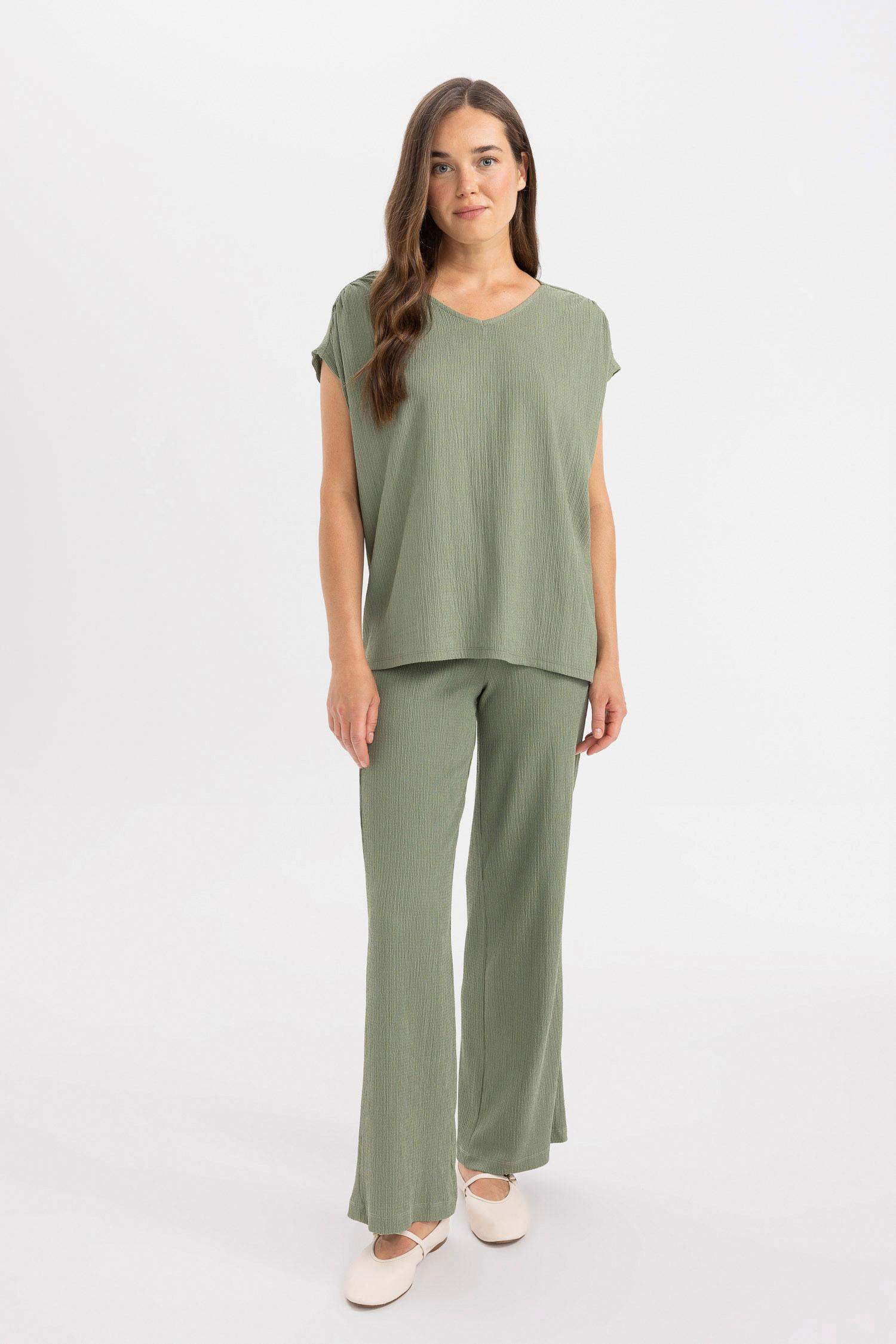 V Yaka Bürümcük Kısa Kollu Tişört