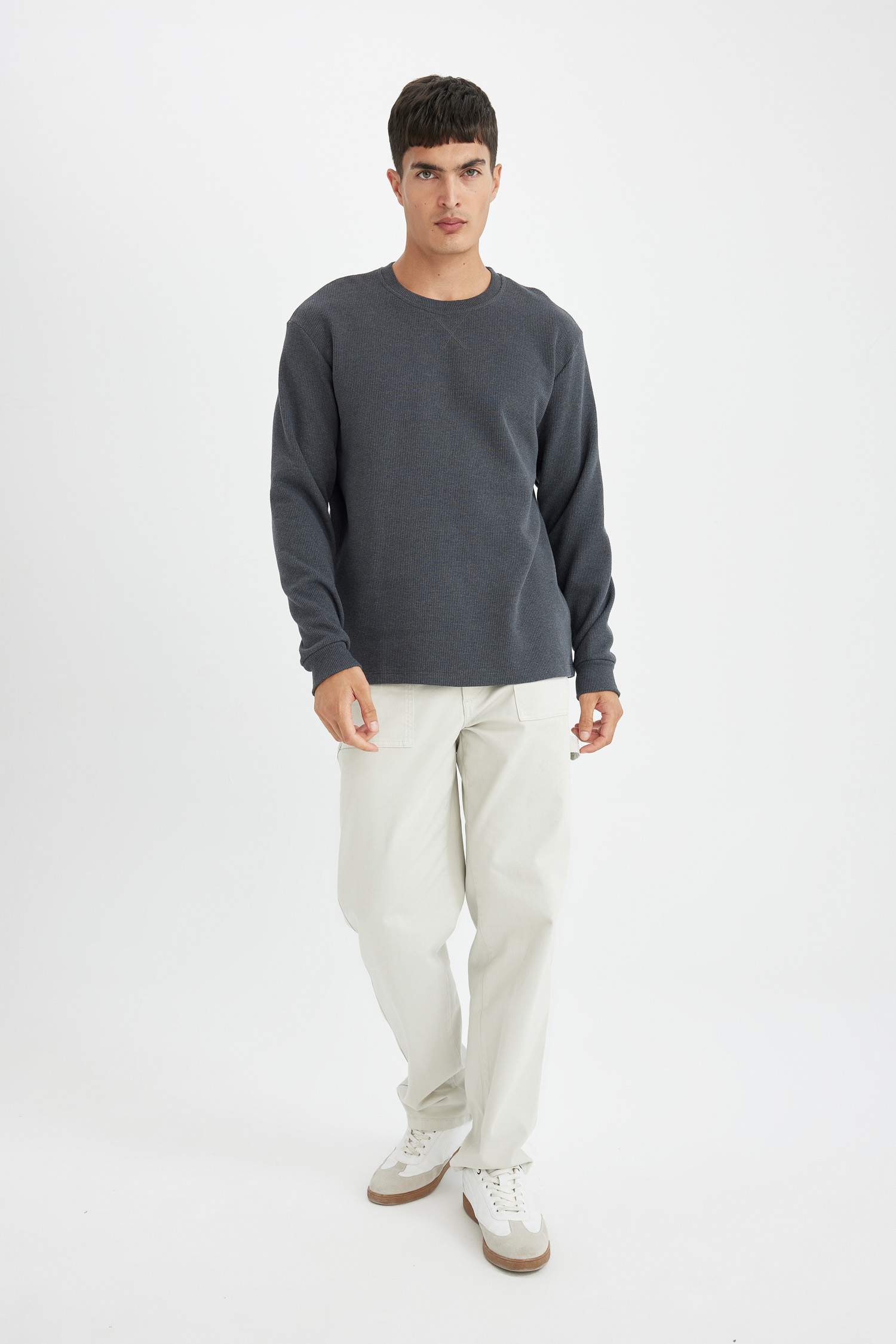 تيشيرت ردن طويل قصة عادية وافل بياخة مستديرة