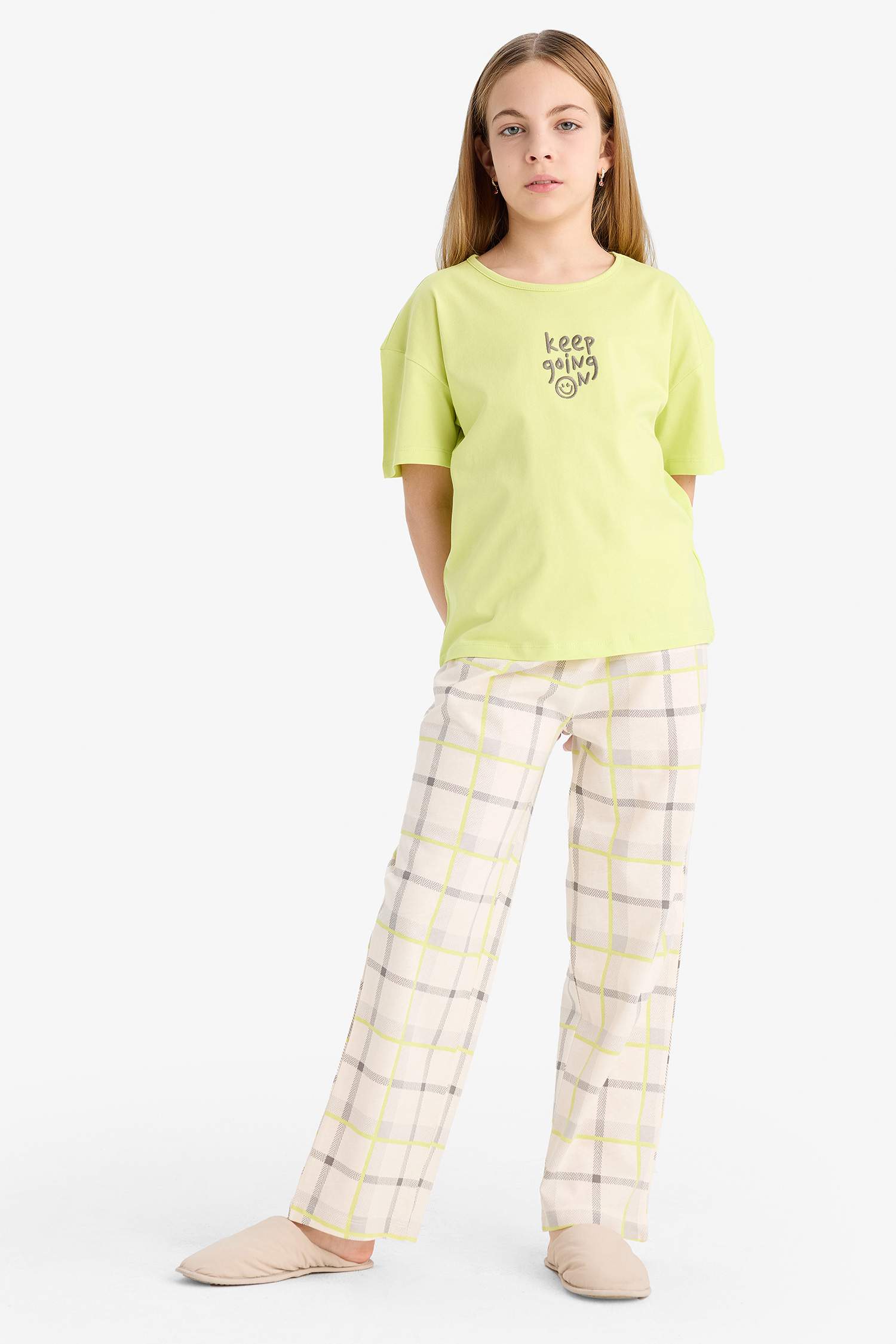 بيجامة تطريز قصة عادية من قطعتين