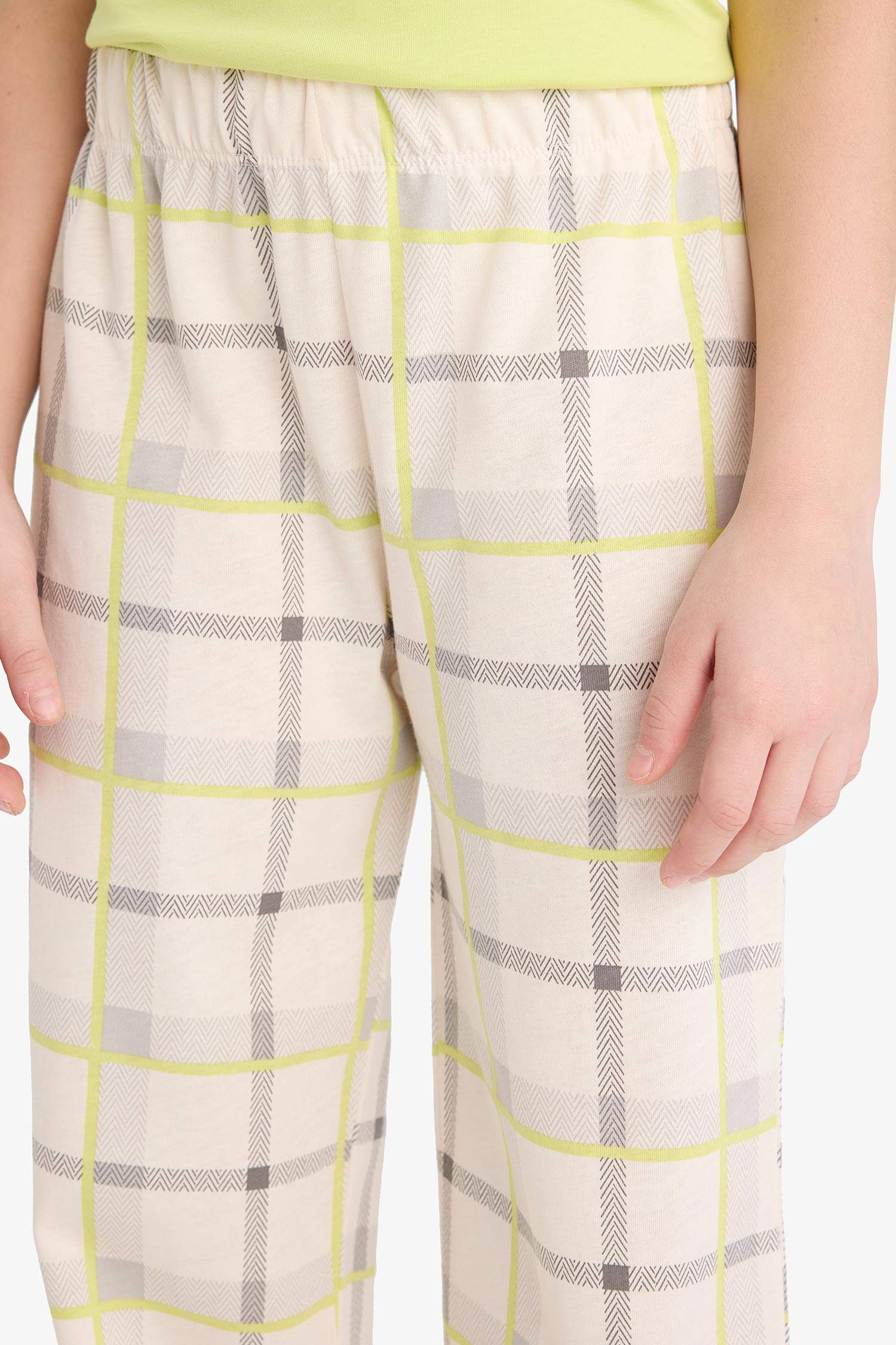 بيجامة تطريز قصة عادية من قطعتين