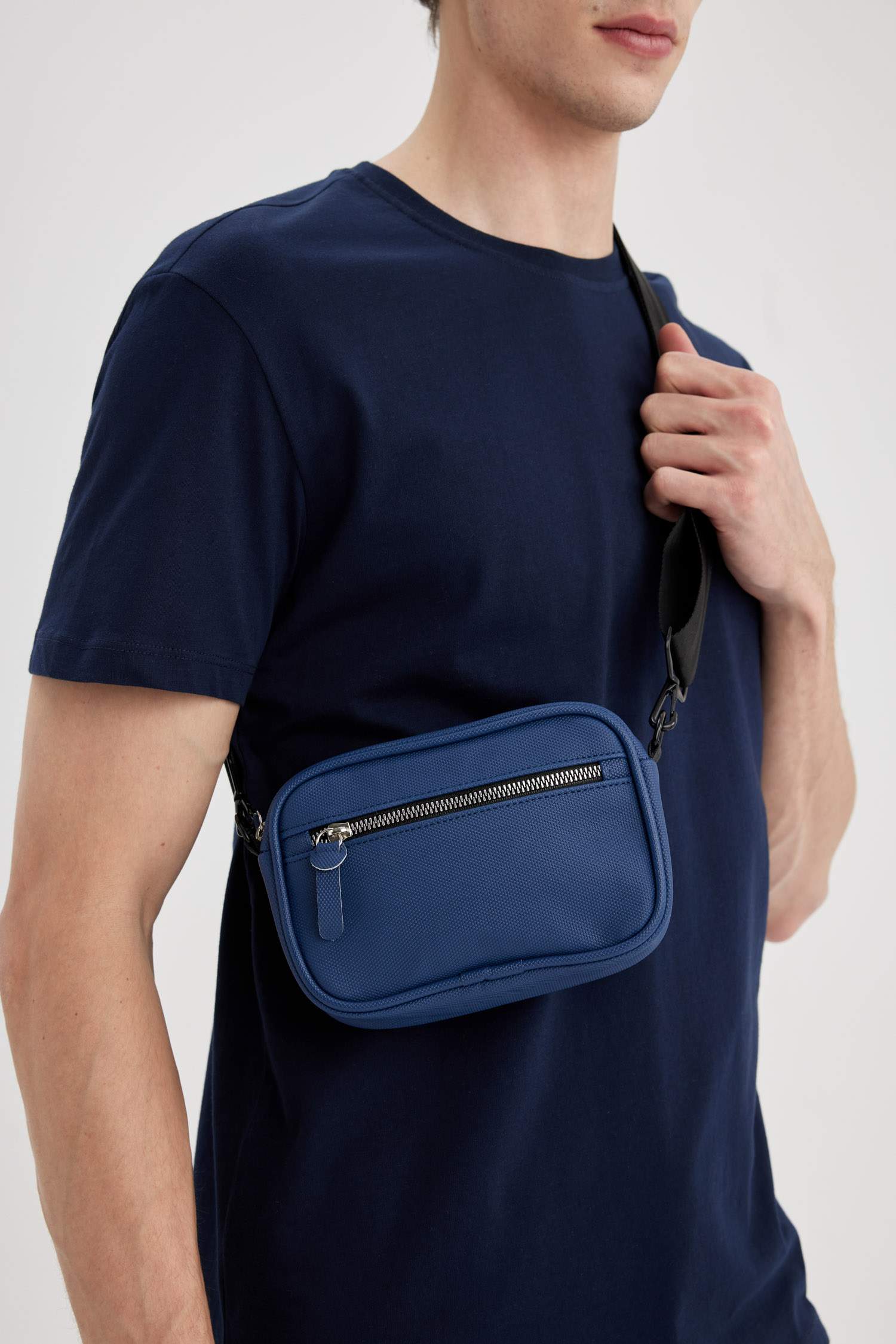 جنطة كروس رجالي جلد صناعي