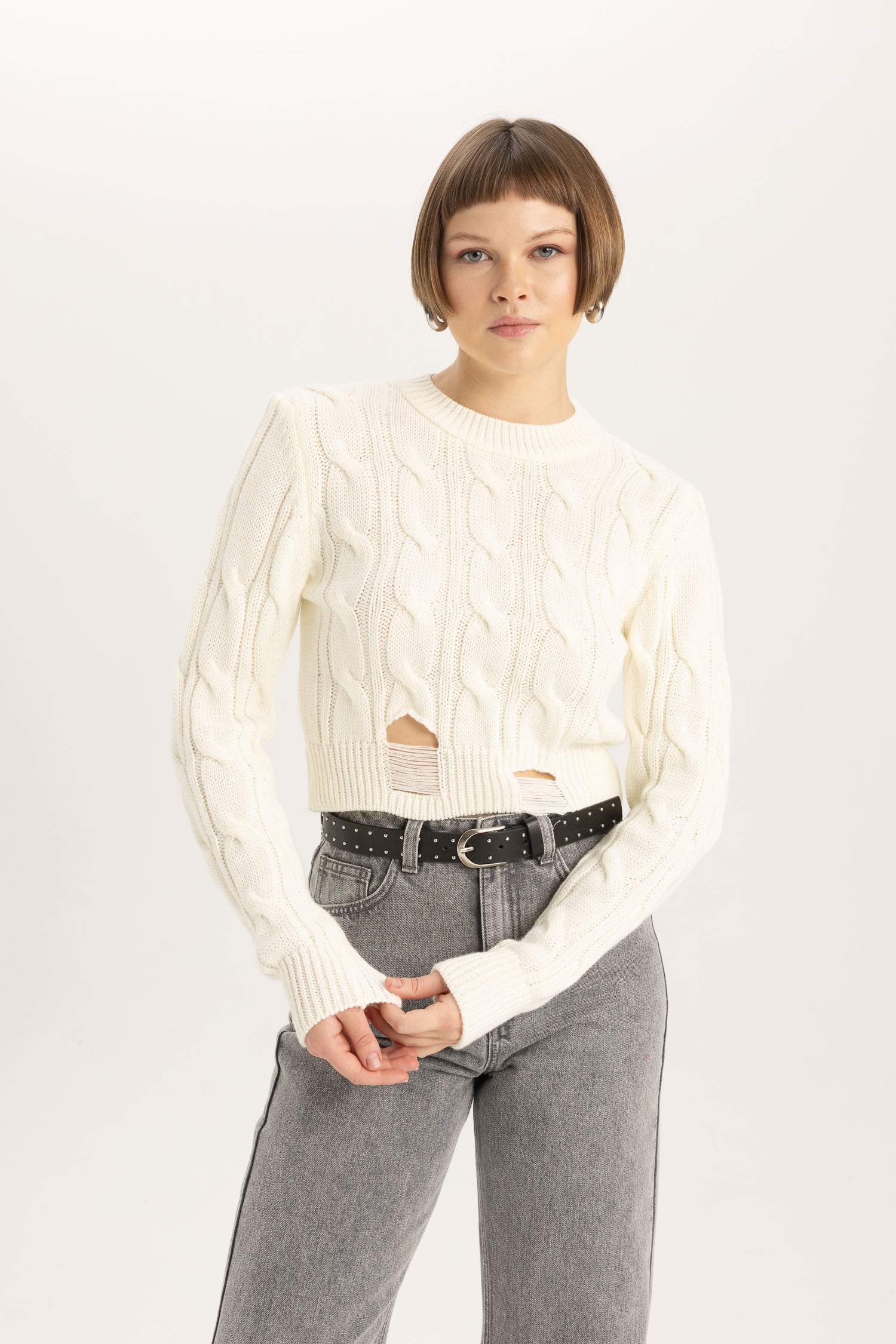 Crop Bisiklet Yaka Saç Örgülü Yırtık Triko Kazak