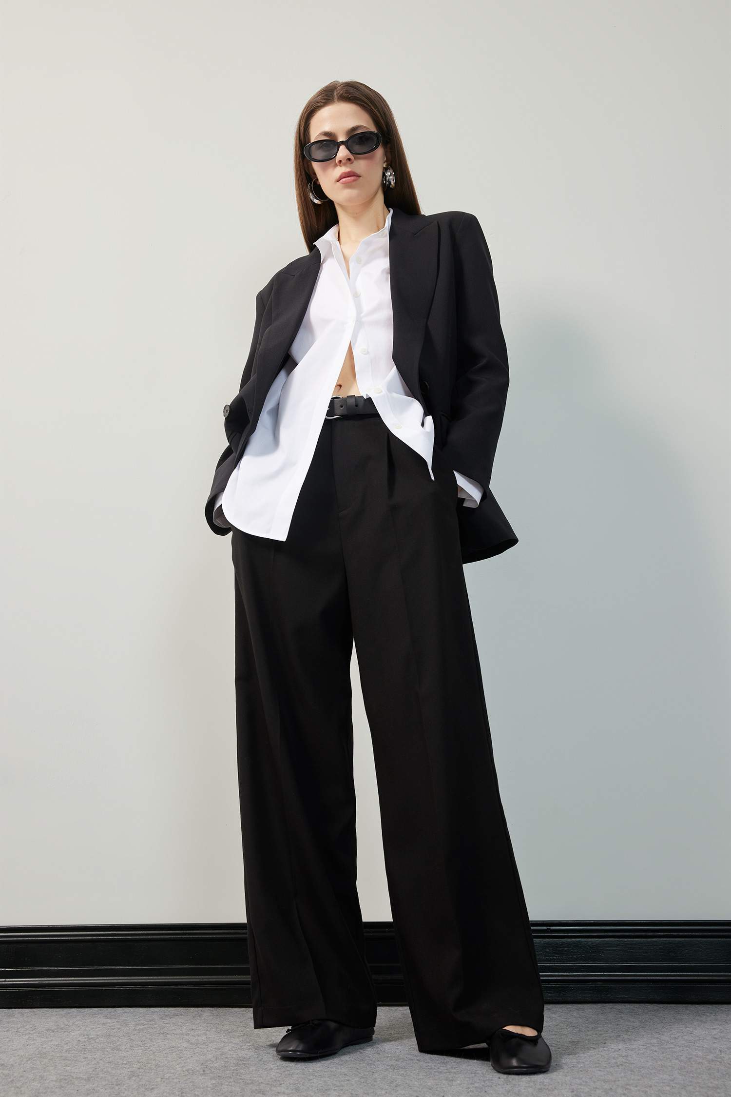 Wide Leg Pocketed High Waist Basic Classic Black Trousers