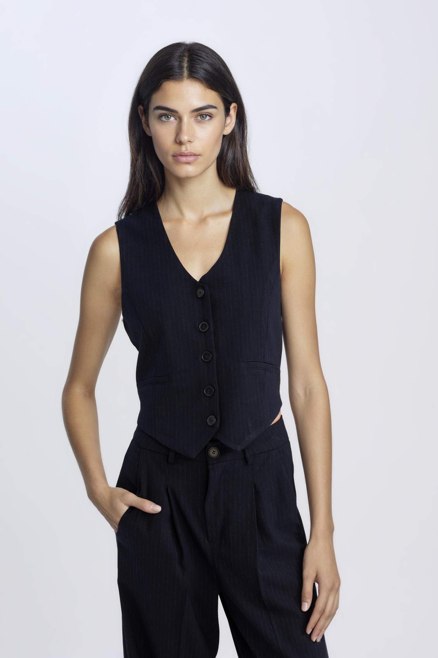 V Yaka Çizgili Düğmeli Blazer Yelek