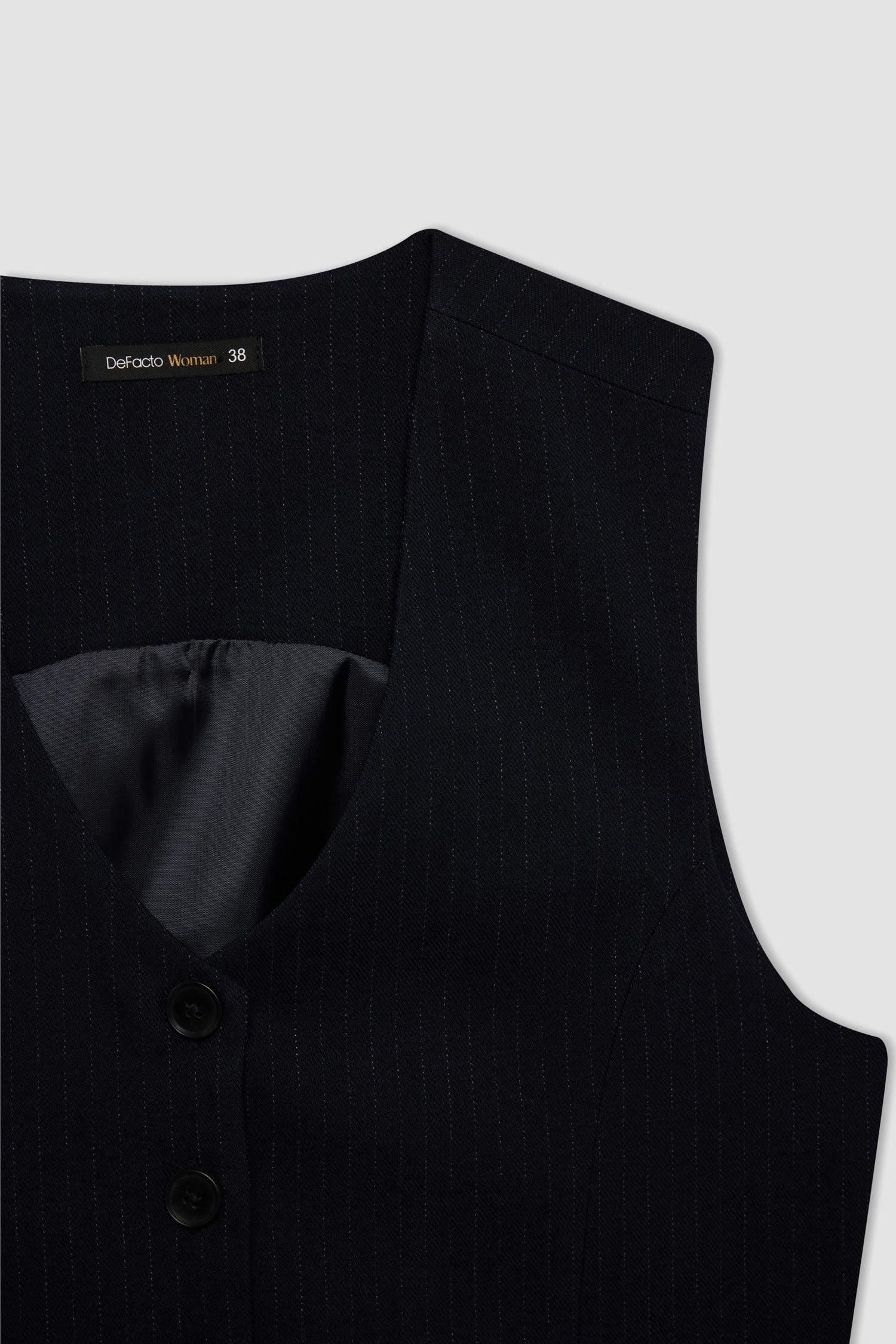 V Yaka Çizgili Düğmeli Blazer Yelek