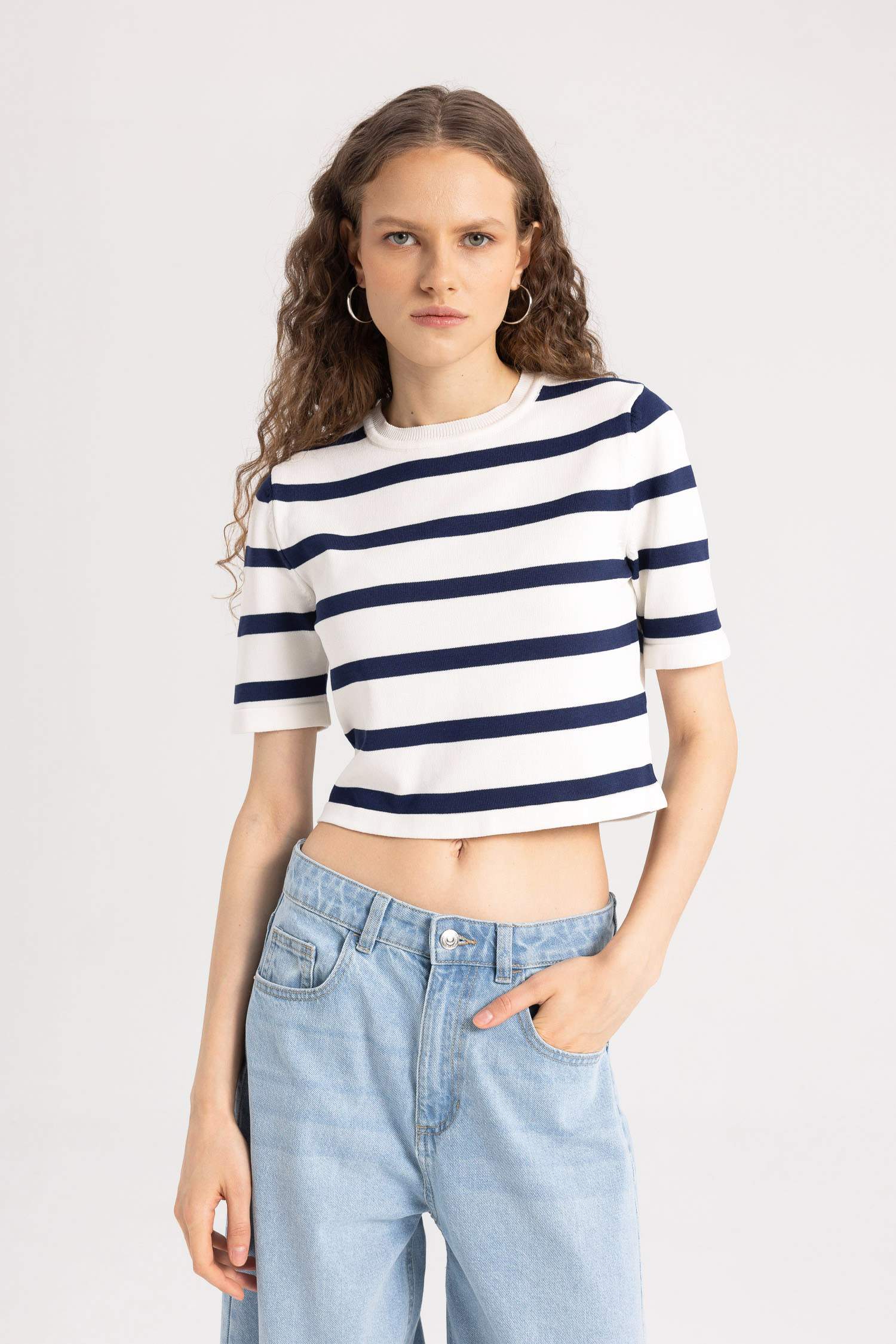 Fitted Crew Neck Striped Short Sleeve Pullover