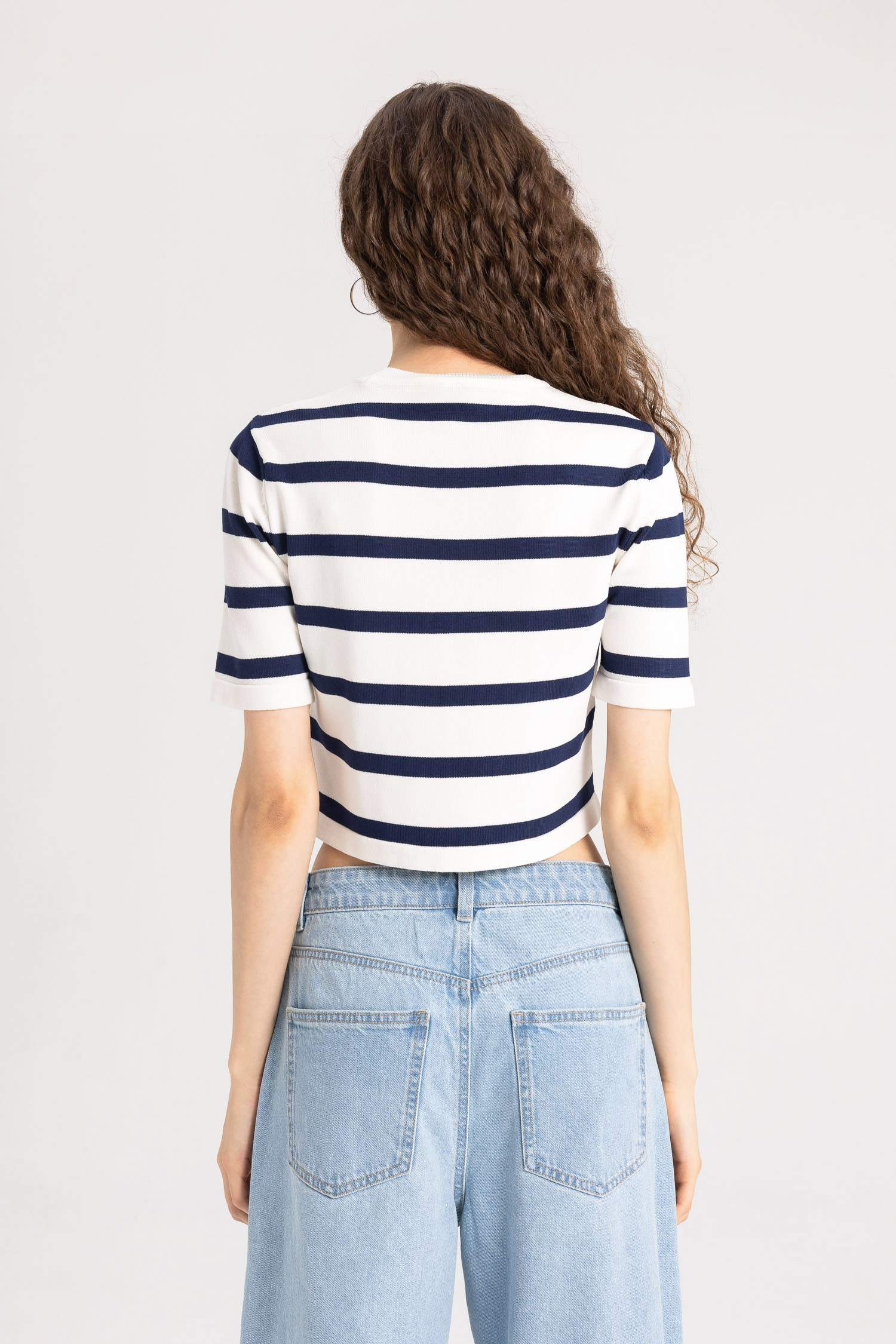 Fitted Crew Neck Striped Short Sleeve Pullover