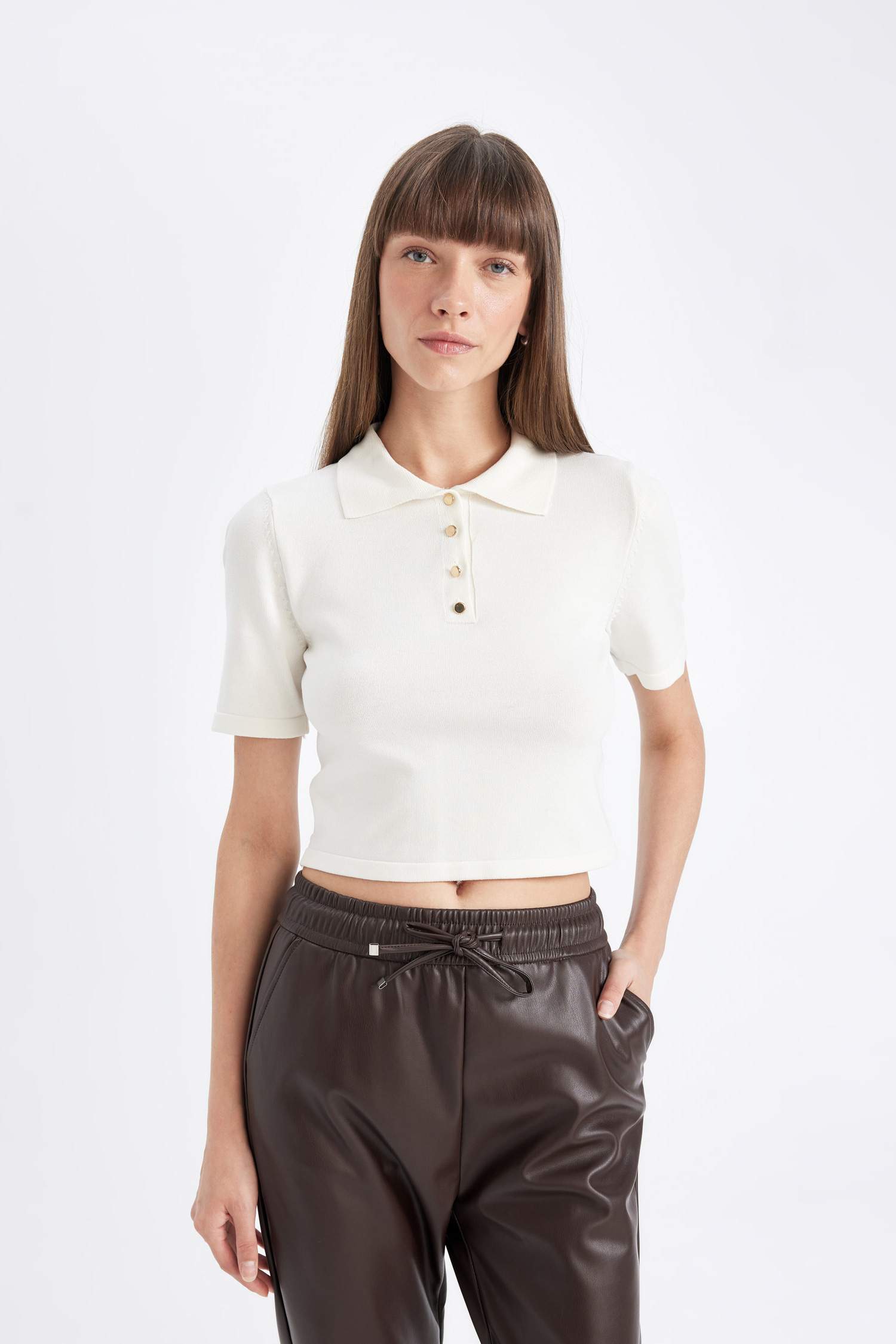 بلوفر تريكو نص كم سليم فيت بياقة بولو