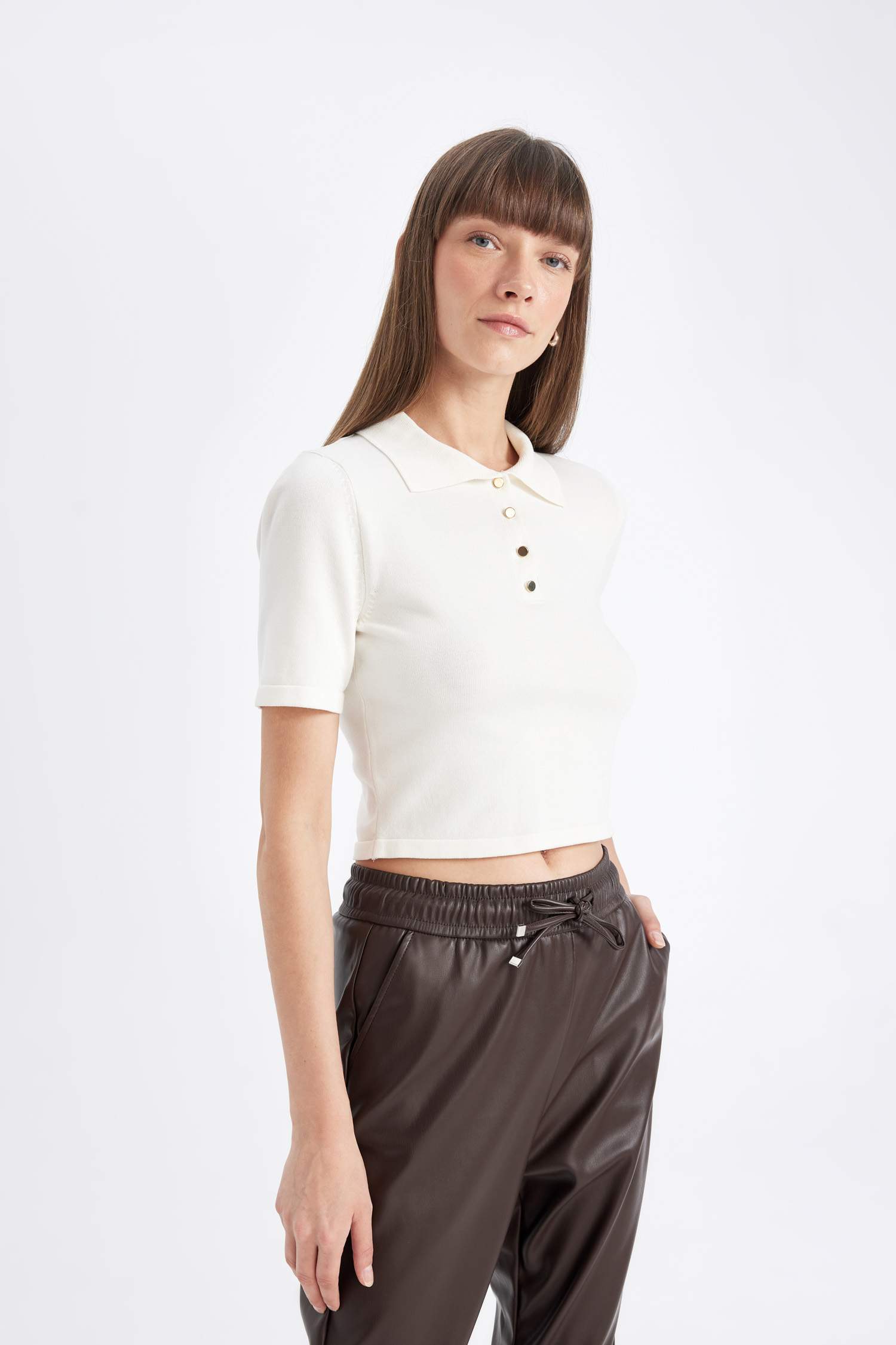 بلوفر تريكو نص كم سليم فيت بياقة بولو